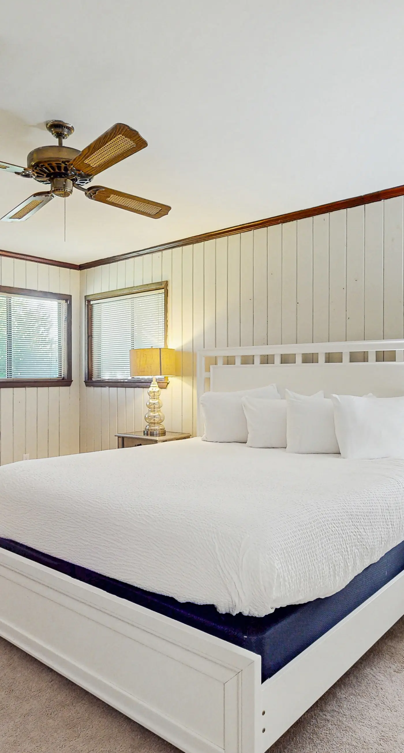 Tranquil dog-friendly family home with Gulf view, steps to private beach access