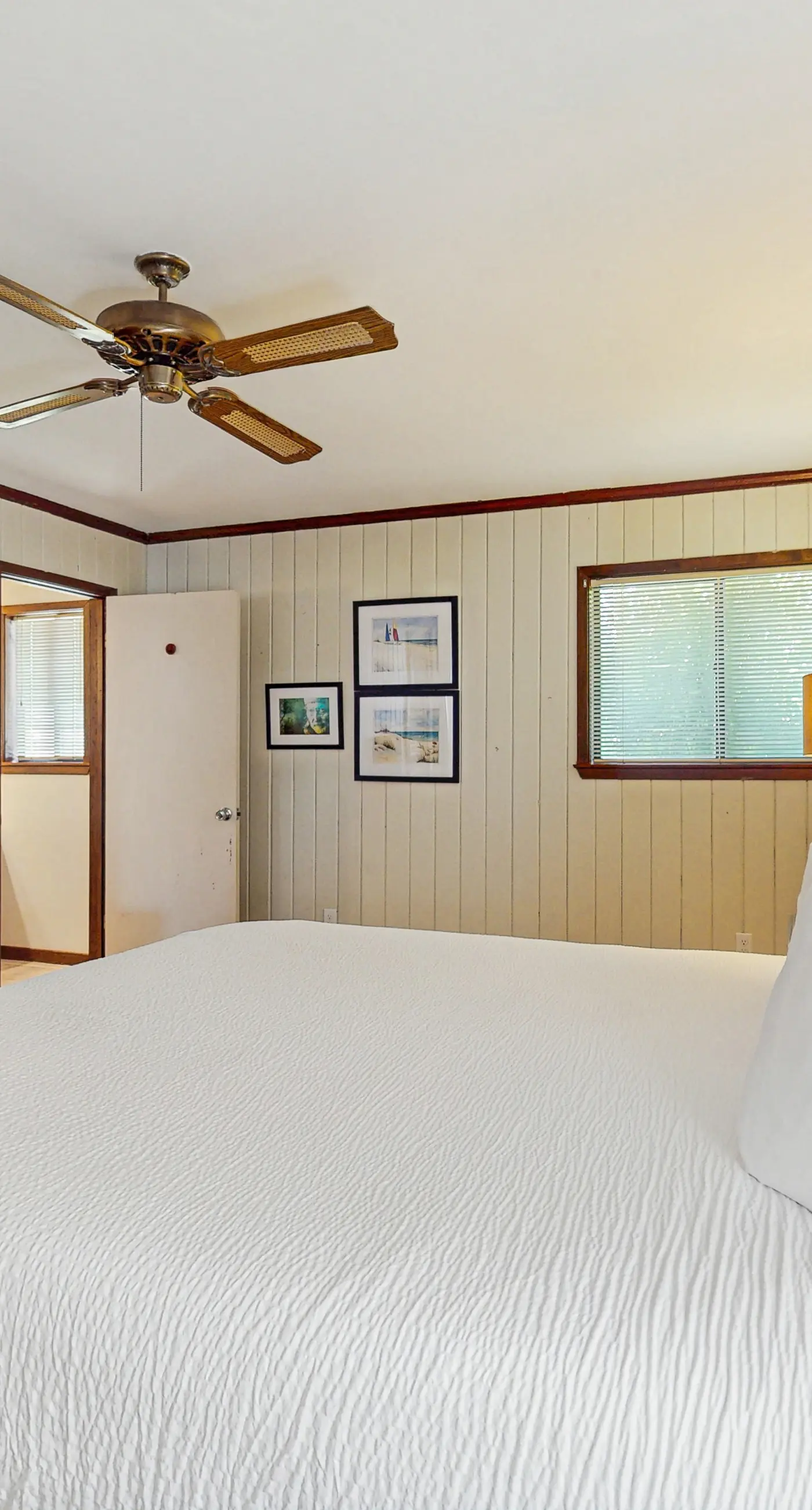Tranquil dog-friendly family home with Gulf view, steps to private beach access