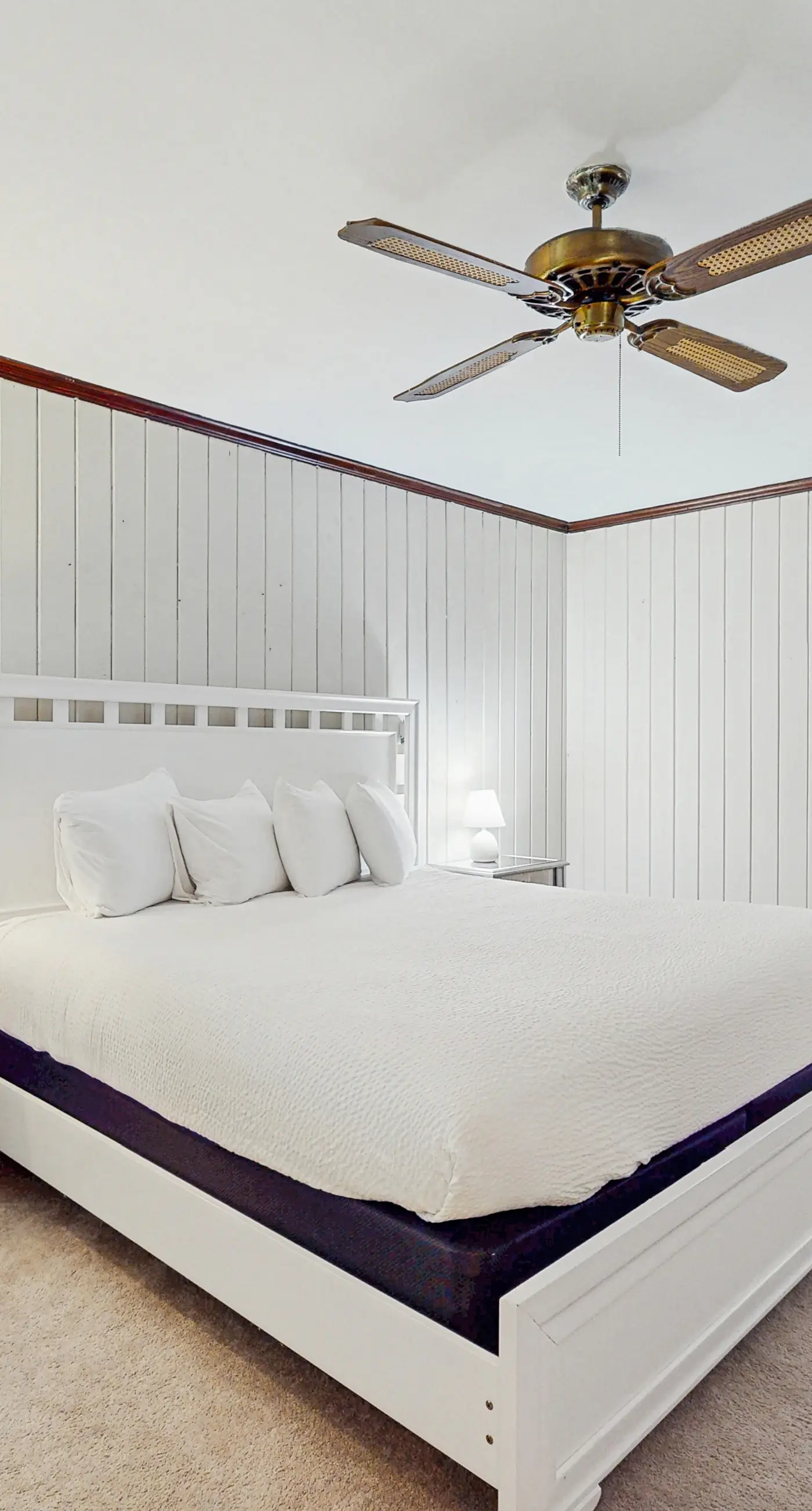 Tranquil dog-friendly family home with Gulf view, steps to private beach access
