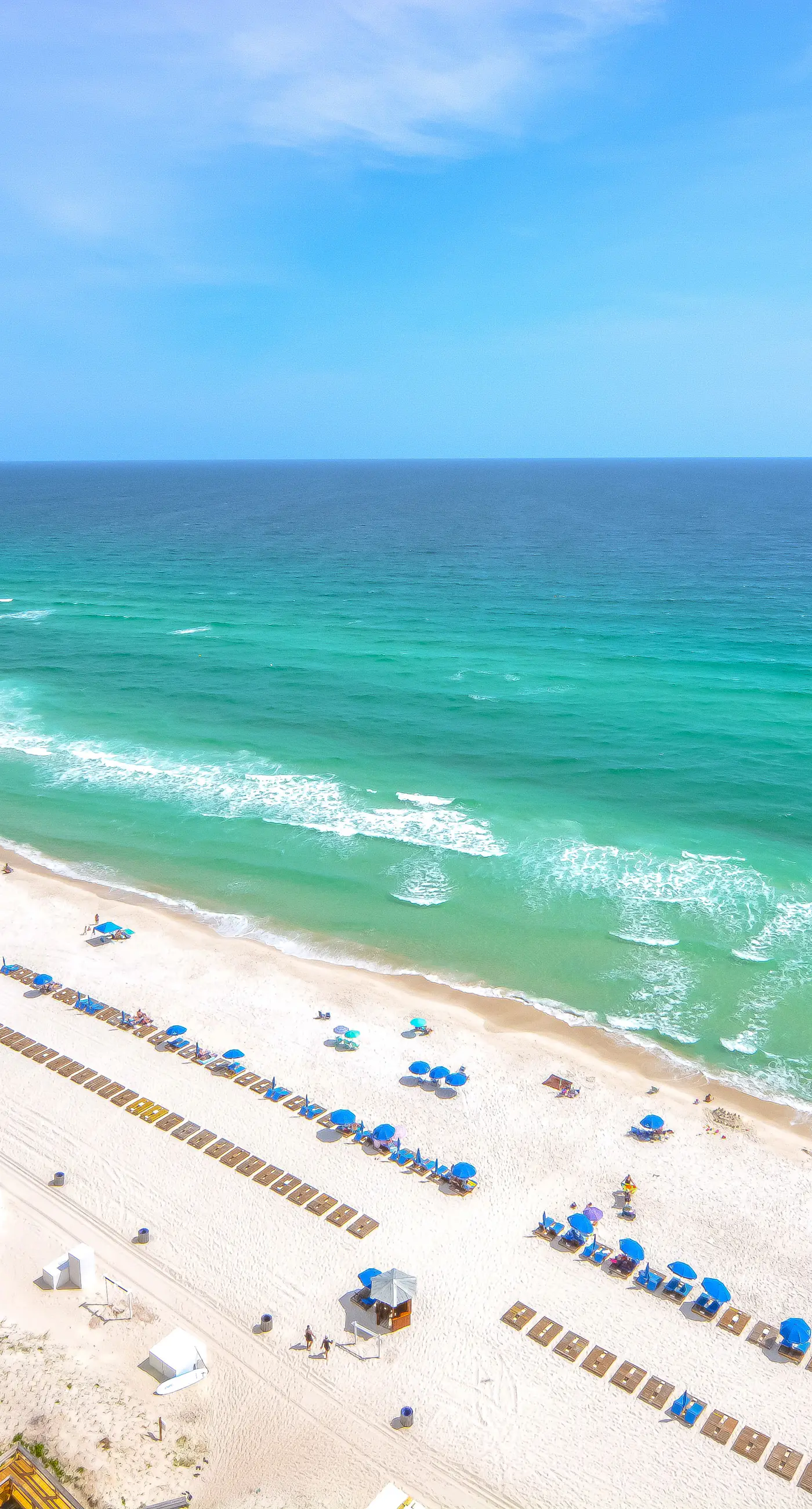 Beautiful west-facing home in Gulf-front building with pool & hot tub