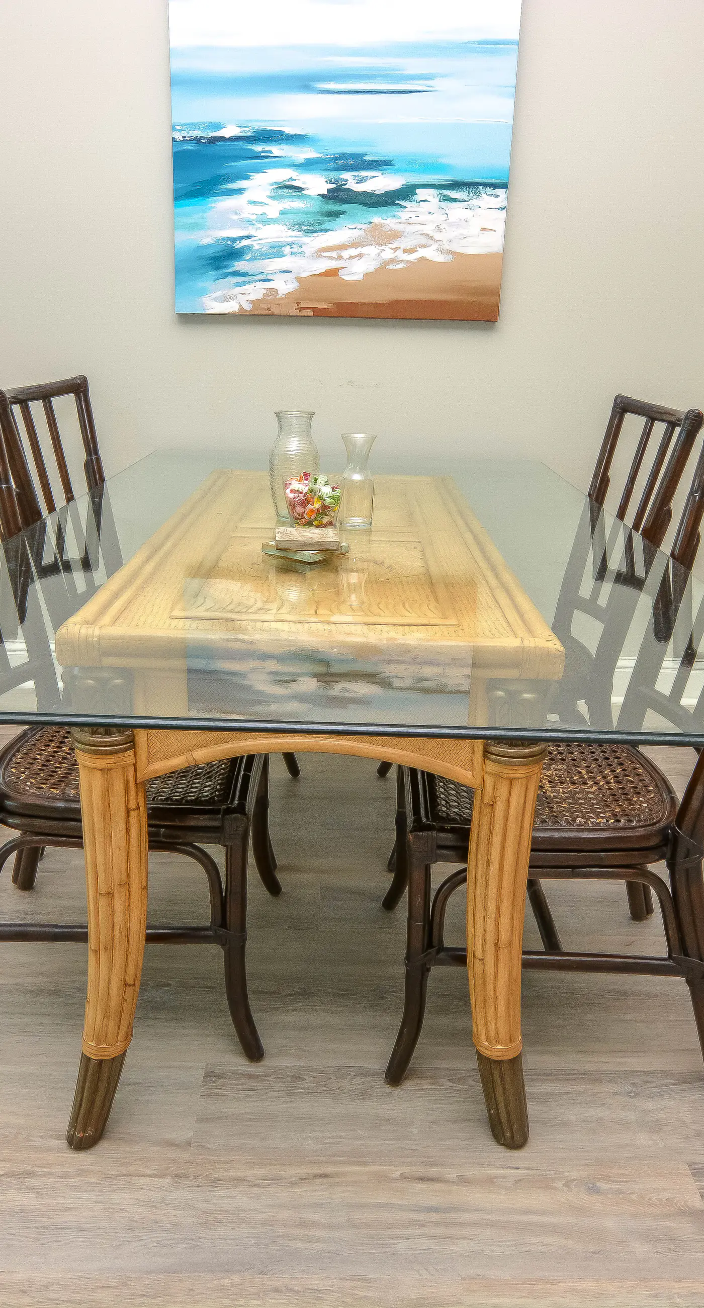 Beautiful west-facing home in Gulf-front building with pool & hot tub