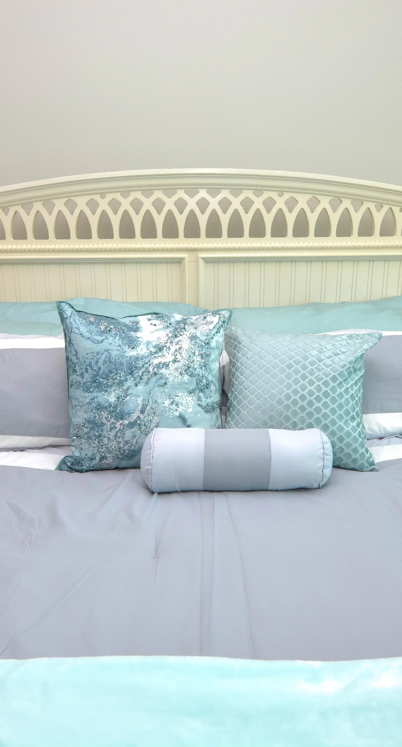 Beautiful west-facing home in Gulf-front building with pool & hot tub