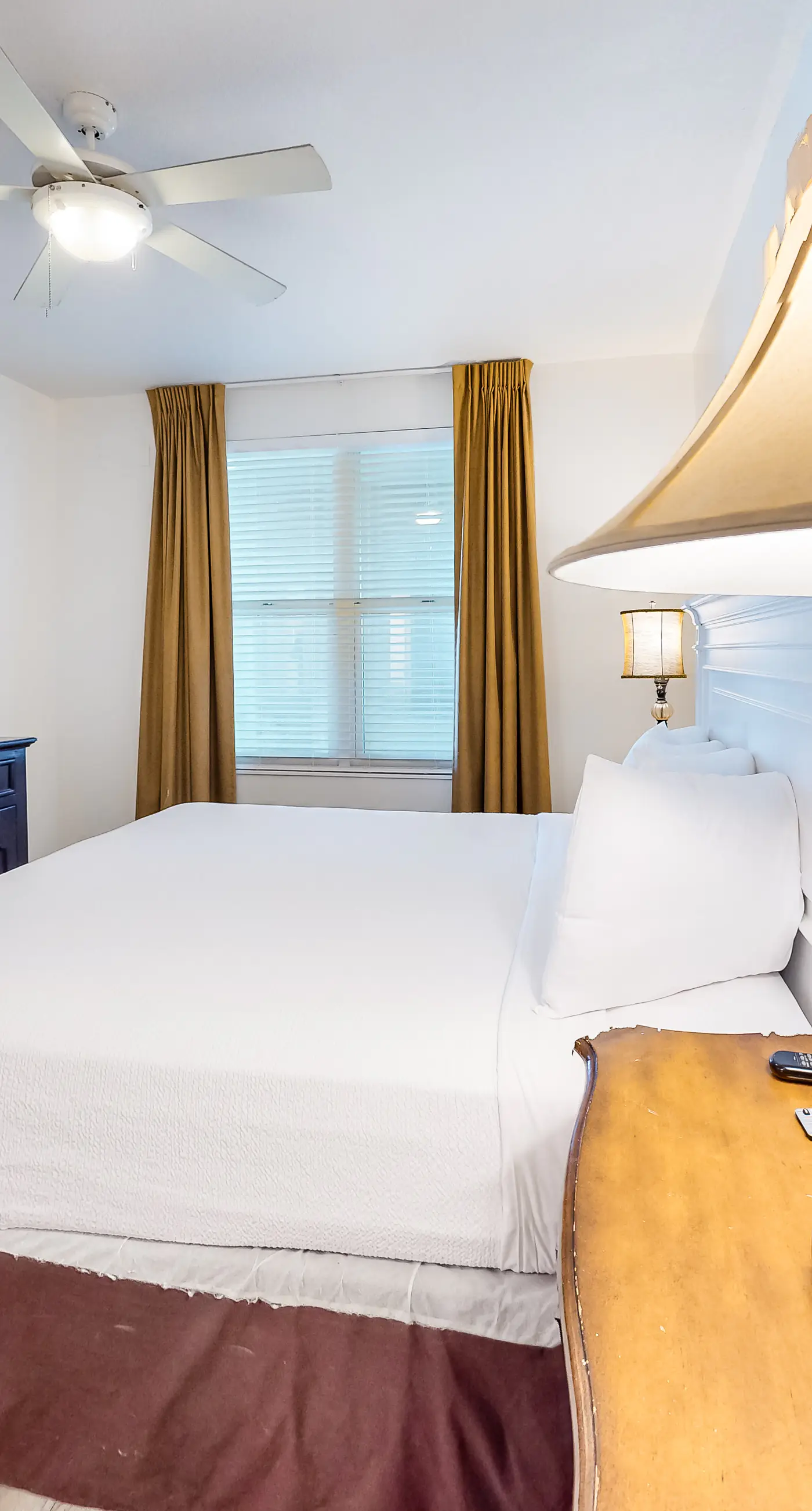 Tranquil escape in oceanfront complex near Pier Park with hot tub, pool & AC