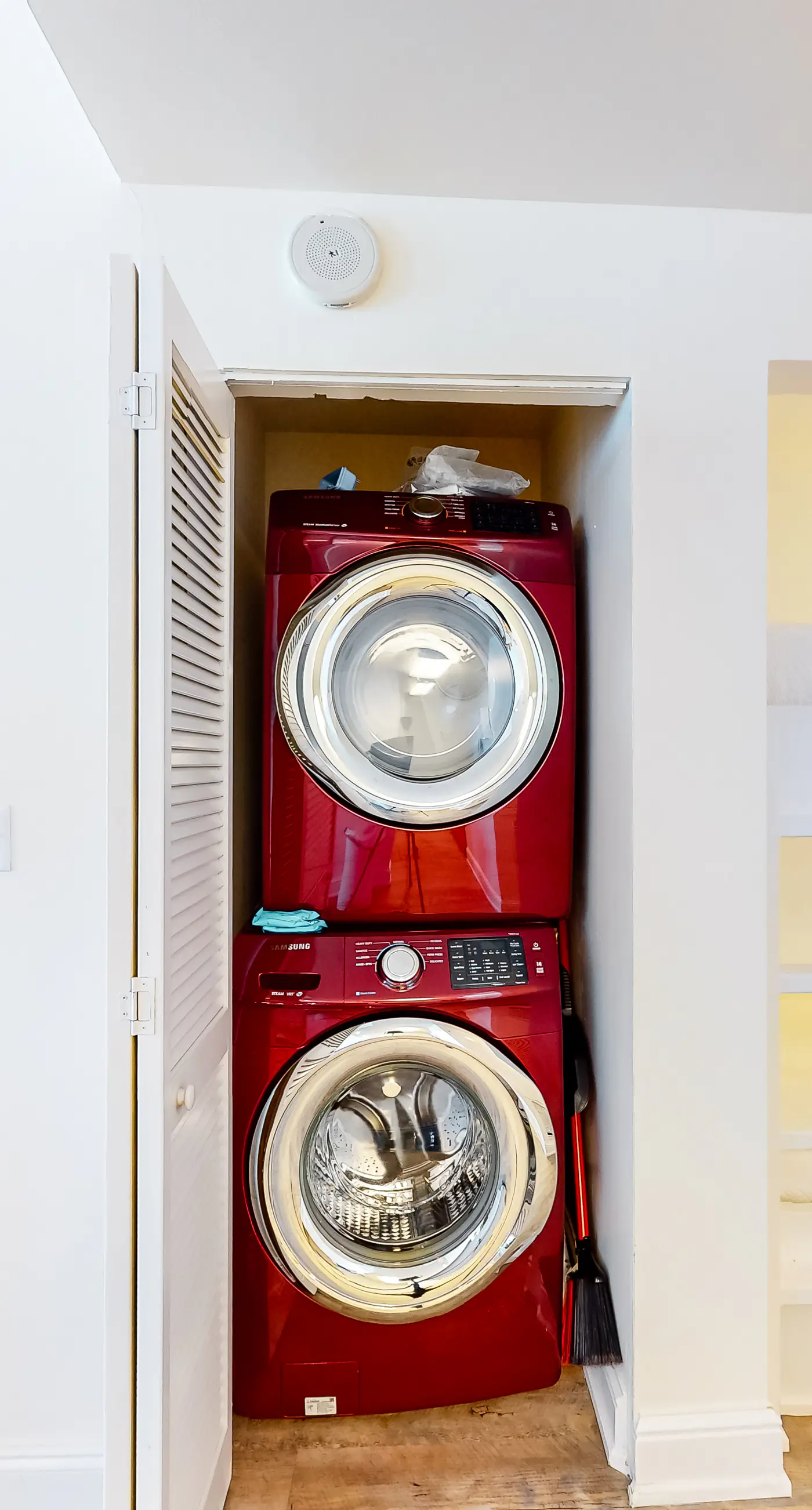 Tranquil escape in oceanfront complex near Pier Park with hot tub, pool & AC