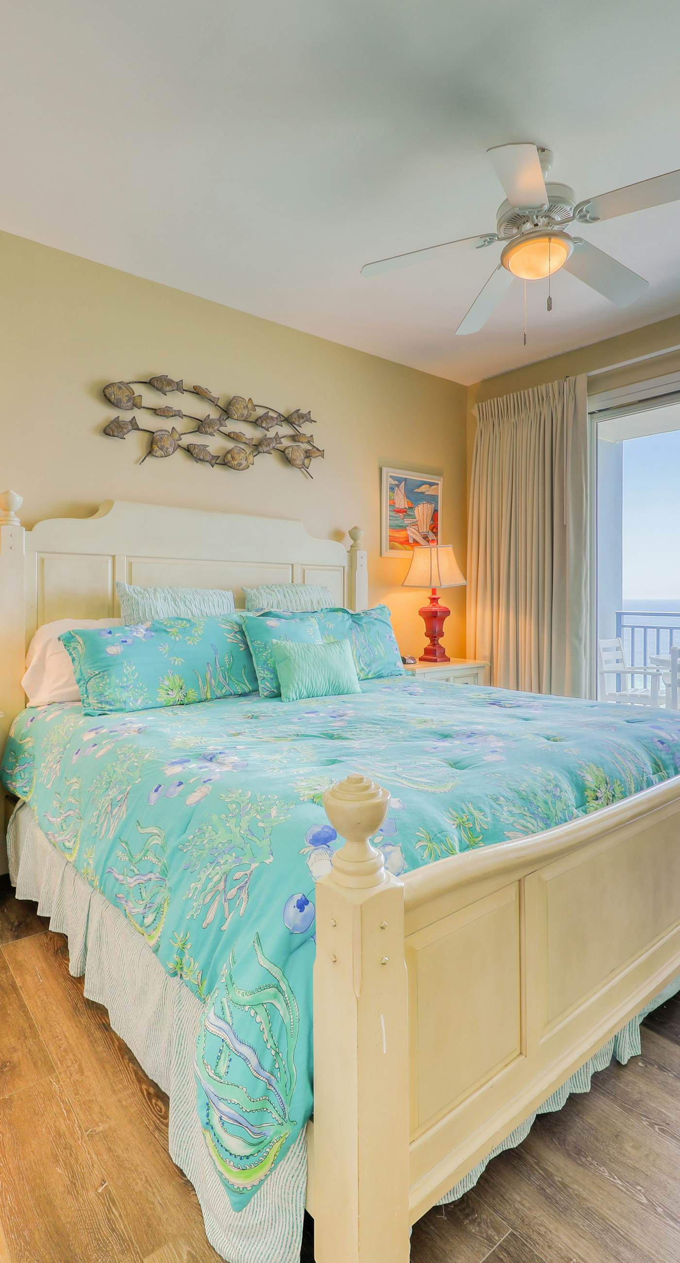 Beachfront condo with Gulf views, access to beach, large pool, hot tub & gym