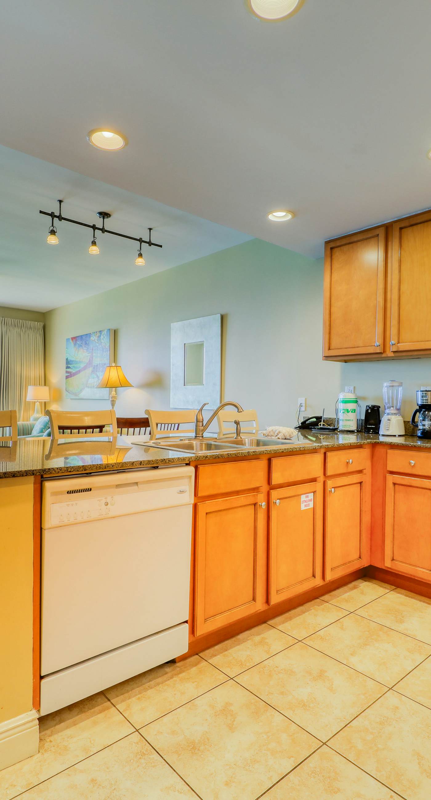 Beachfront condo with Gulf views, access to beach, large pool, hot tub & gym