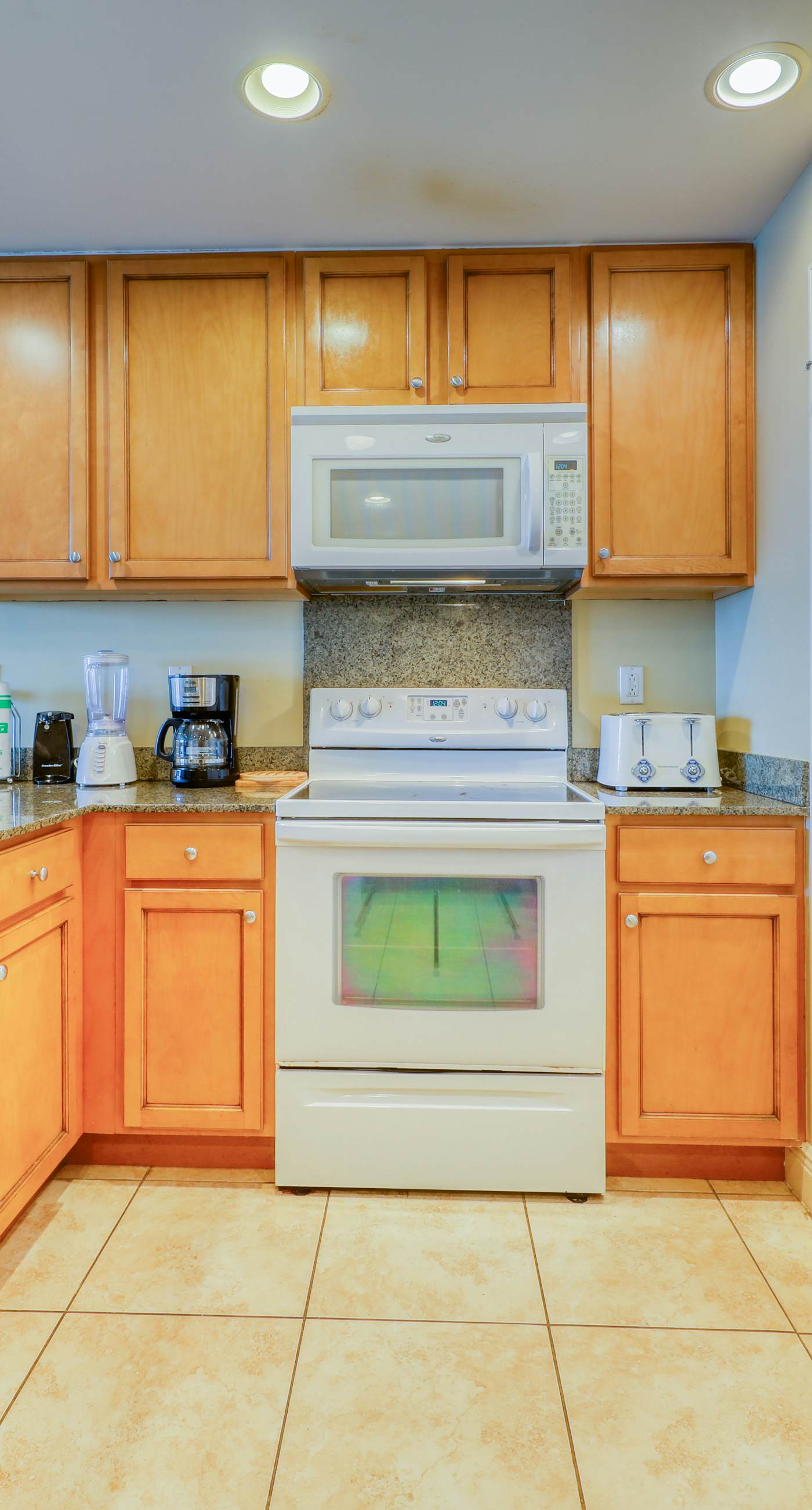 Beachfront condo with Gulf views, access to beach, large pool, hot tub & gym