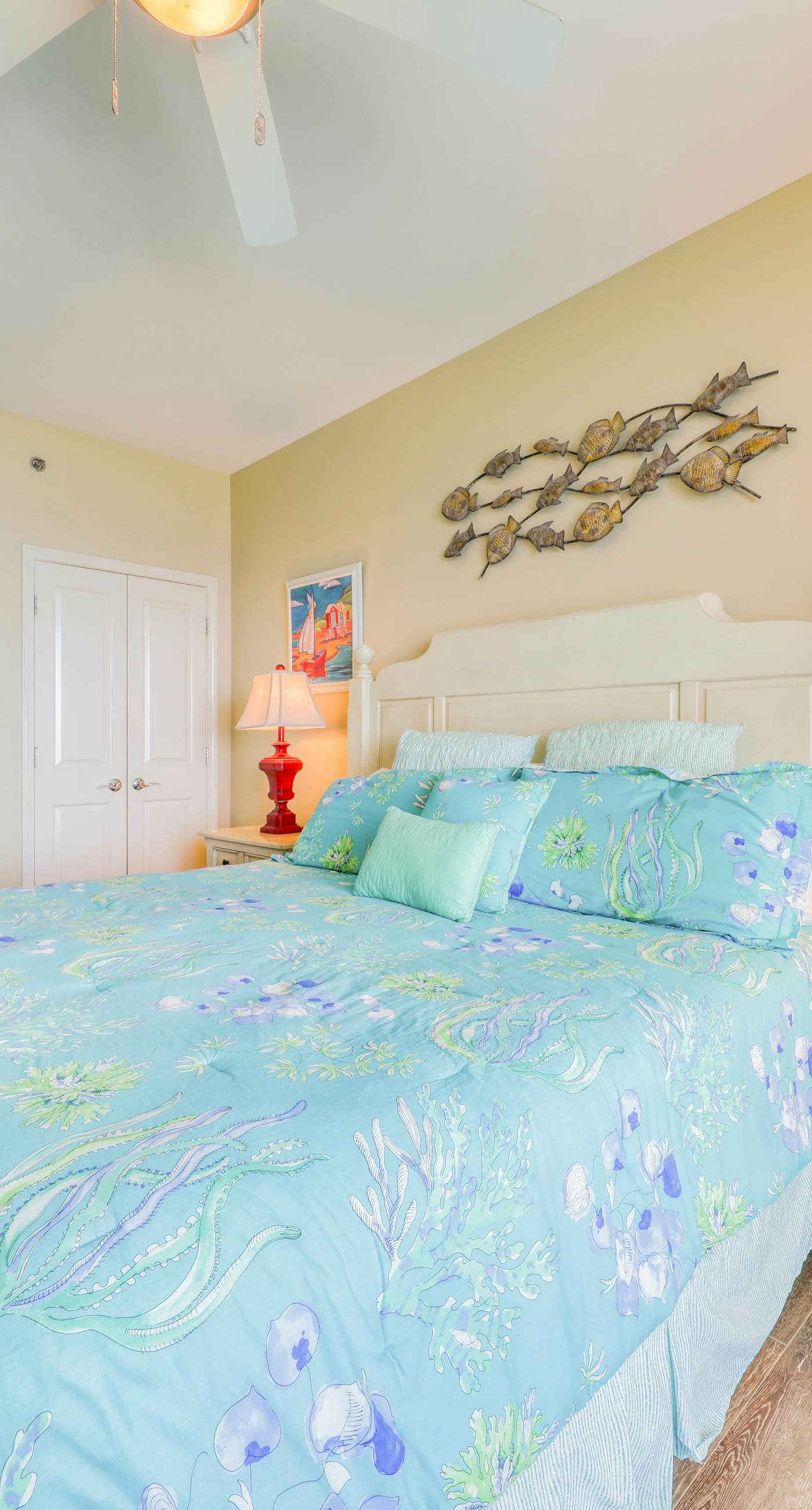 Beachfront condo with Gulf views, access to beach, large pool, hot tub & gym