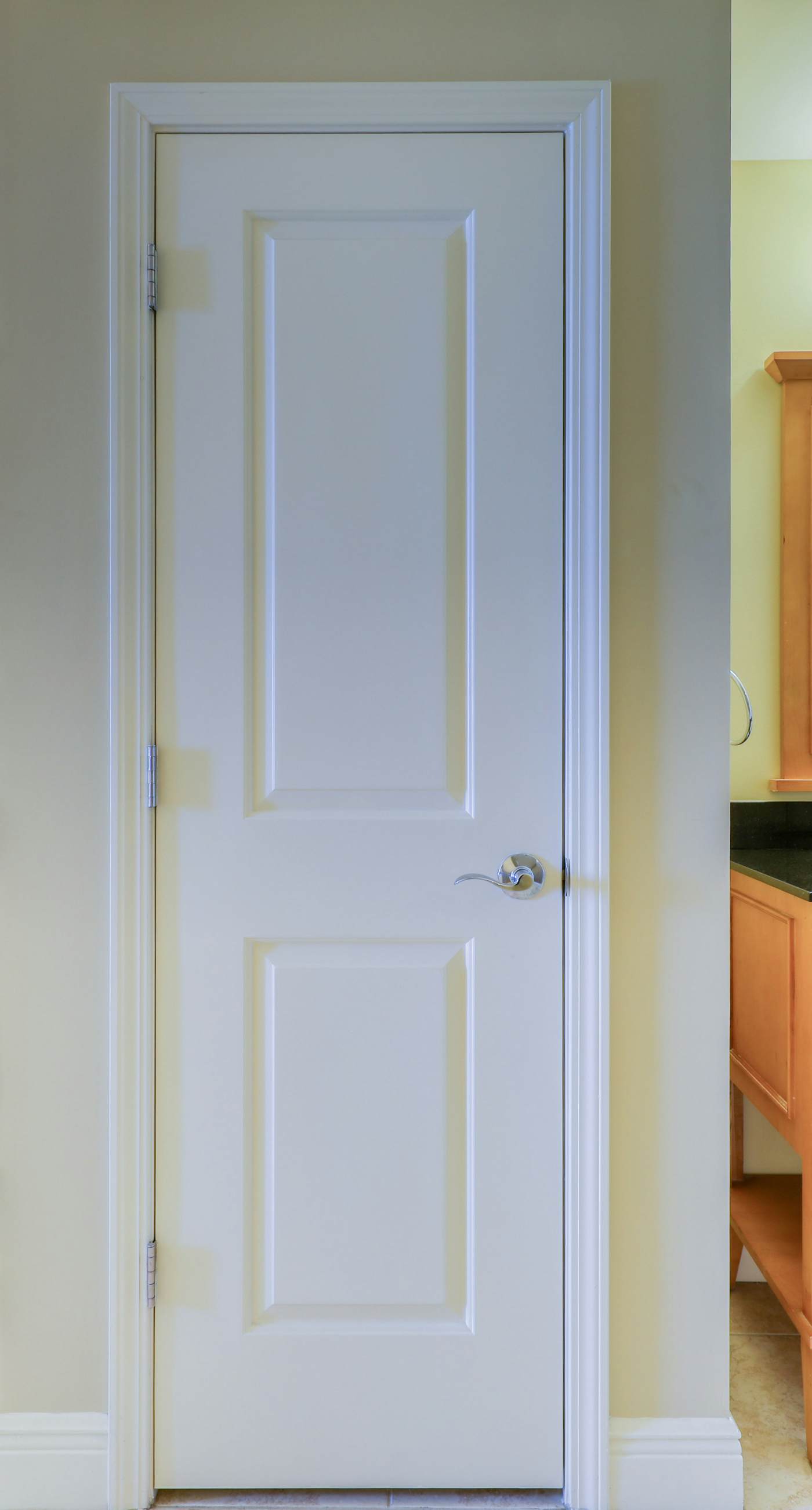 Beachfront condo with Gulf views, access to beach, large pool, hot tub & gym