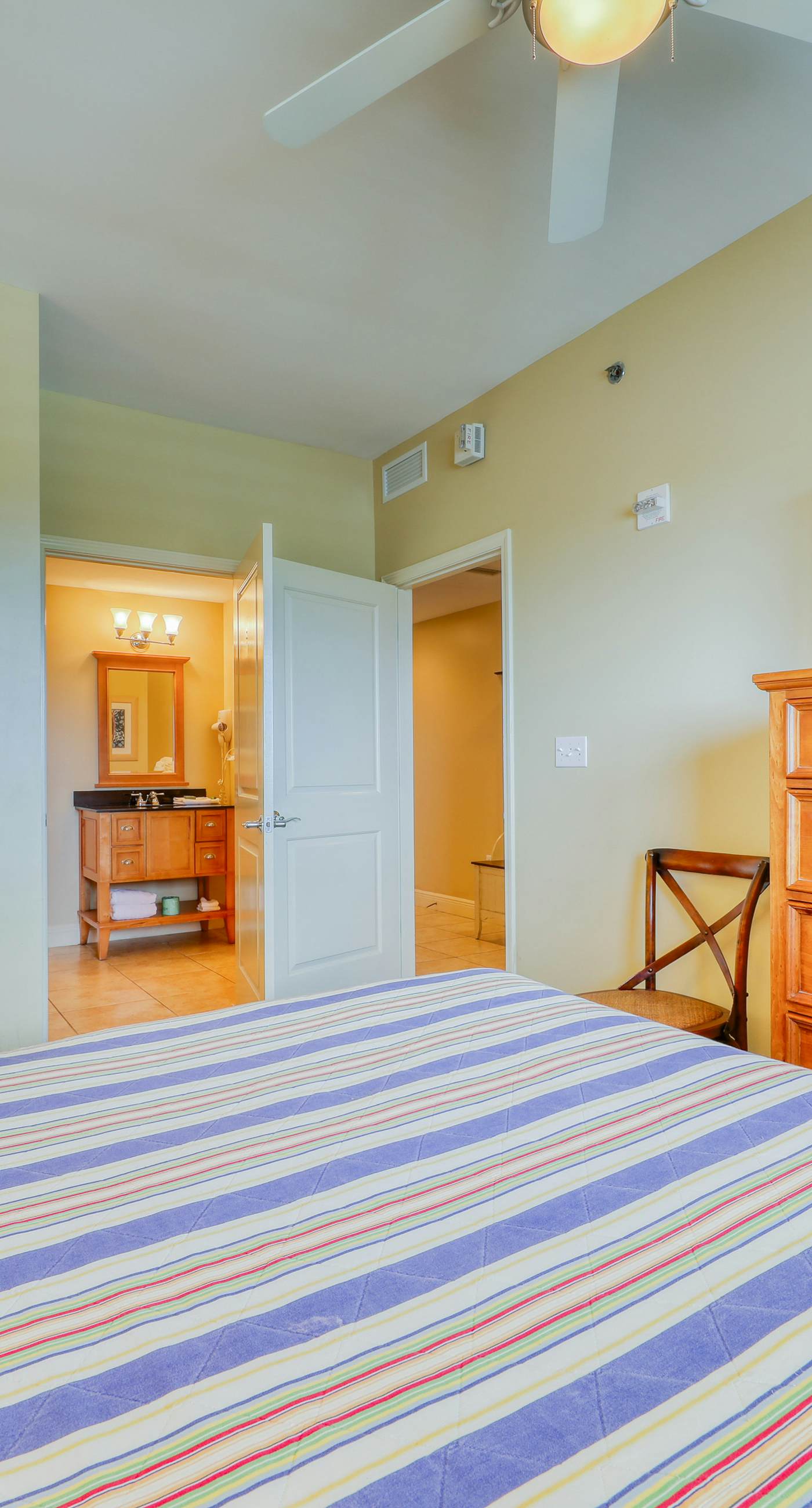 Beachfront condo with Gulf views, access to beach, large pool, hot tub & gym