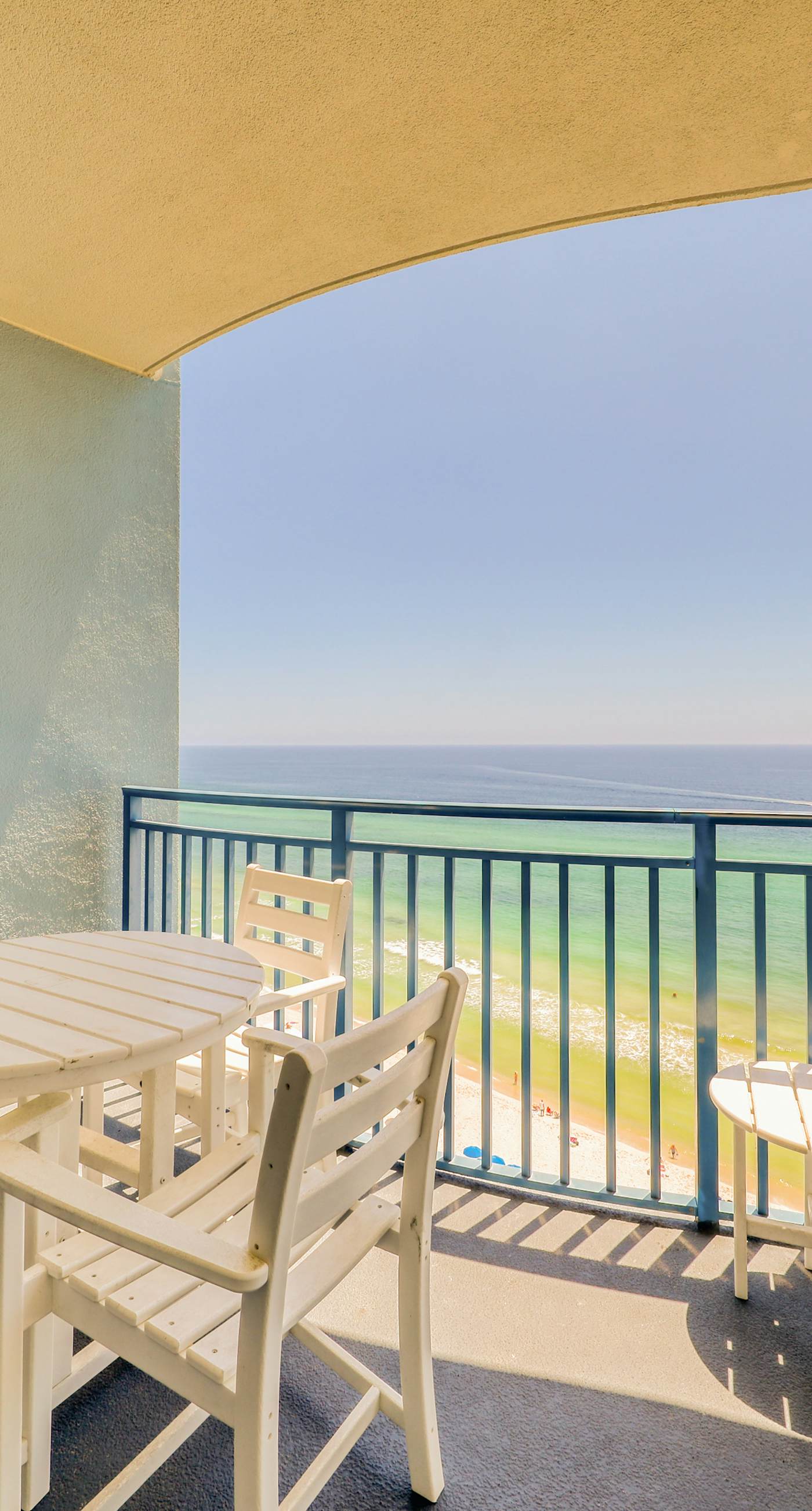 Beachfront condo with Gulf views, access to beach, large pool, hot tub & gym