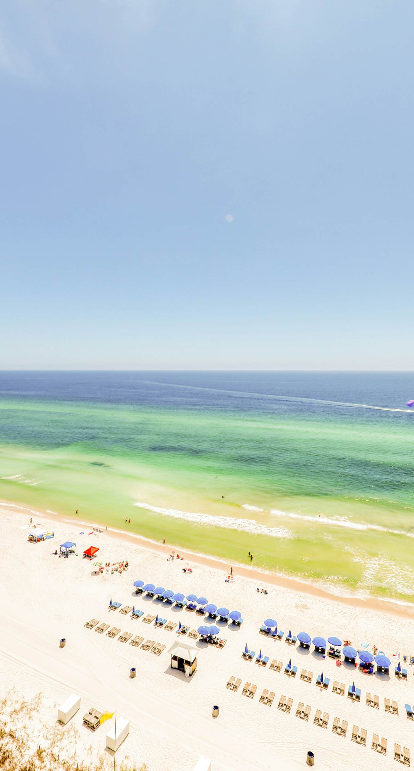 Beachfront condo with Gulf views, access to beach, large pool, hot tub & gym