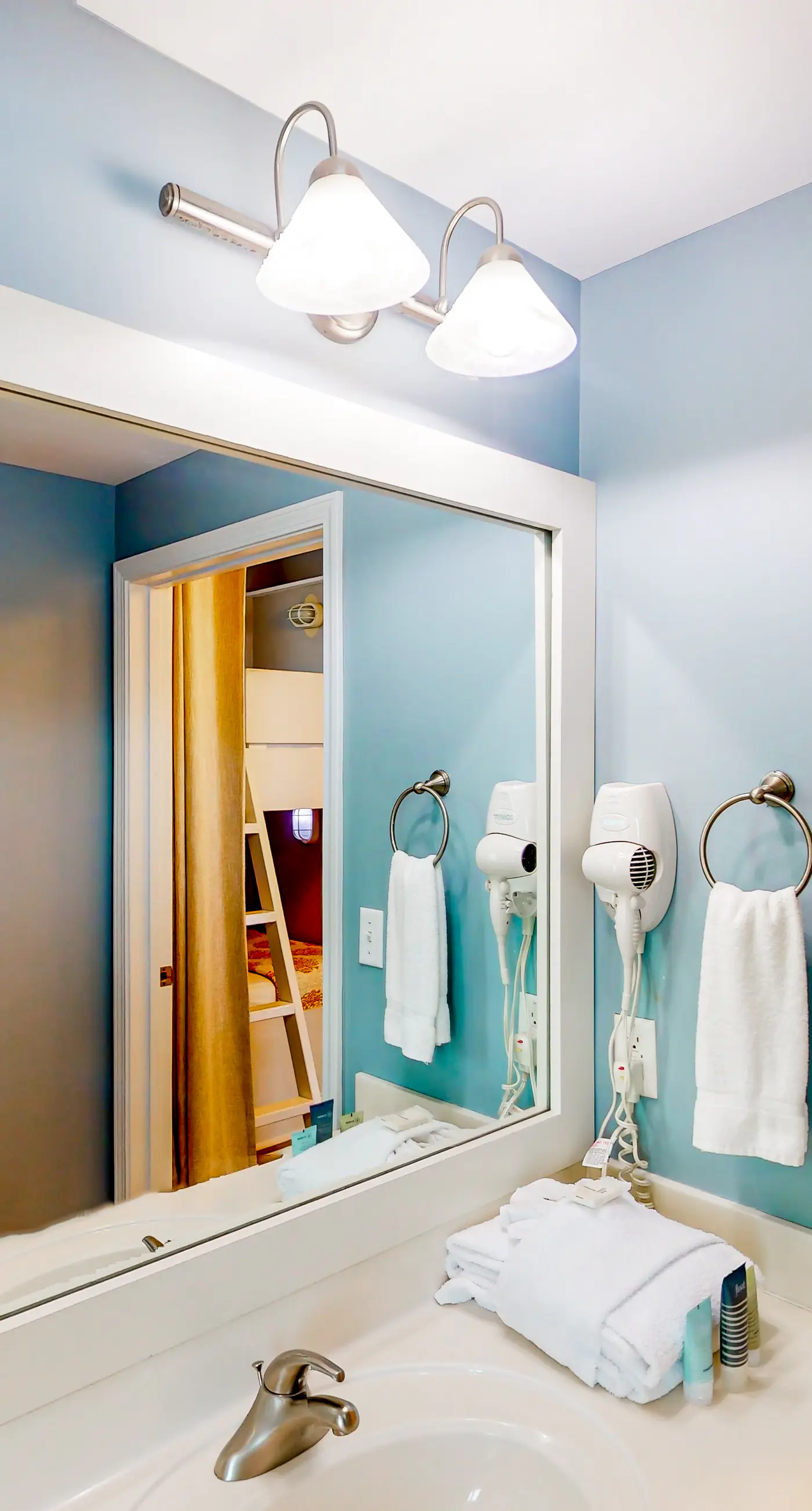 16th-floor condo with Gulf views, beach access, 2 pools, hot tub, & private W&D