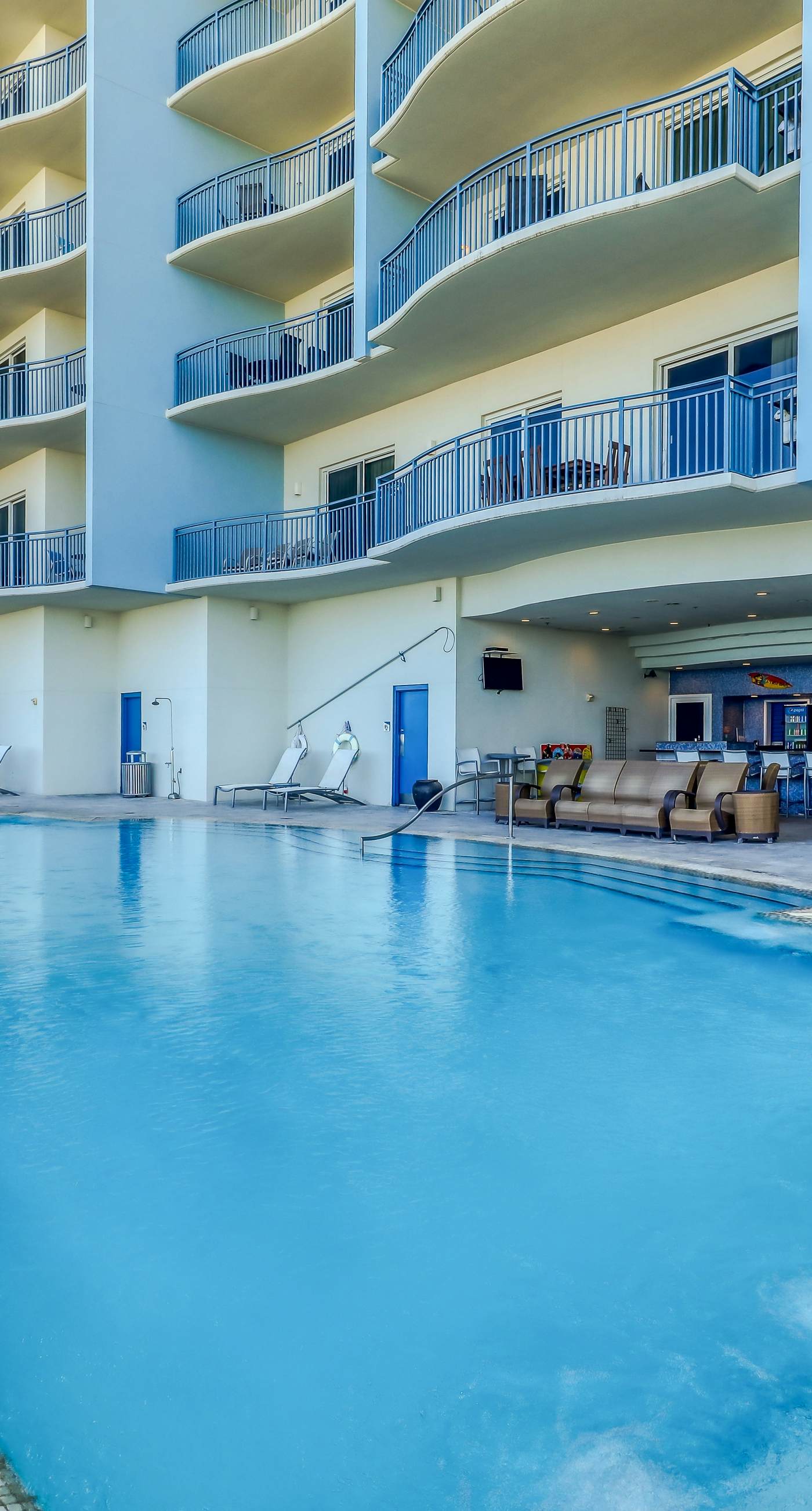 Gulf-front condo right on the beach with balcony, pool & hot tub