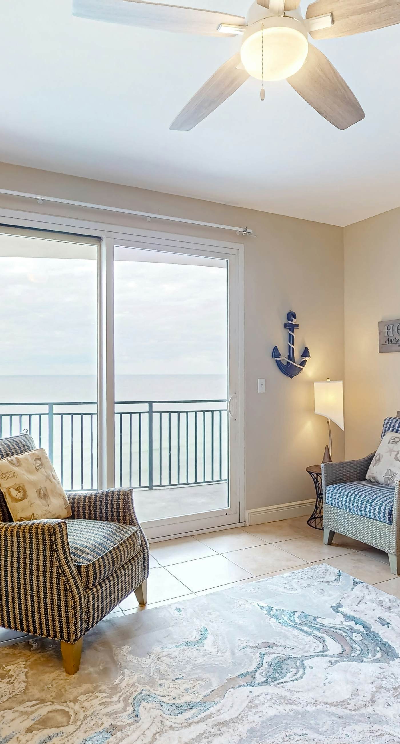 Gulf-front condo right on the beach with balcony, pool & hot tub