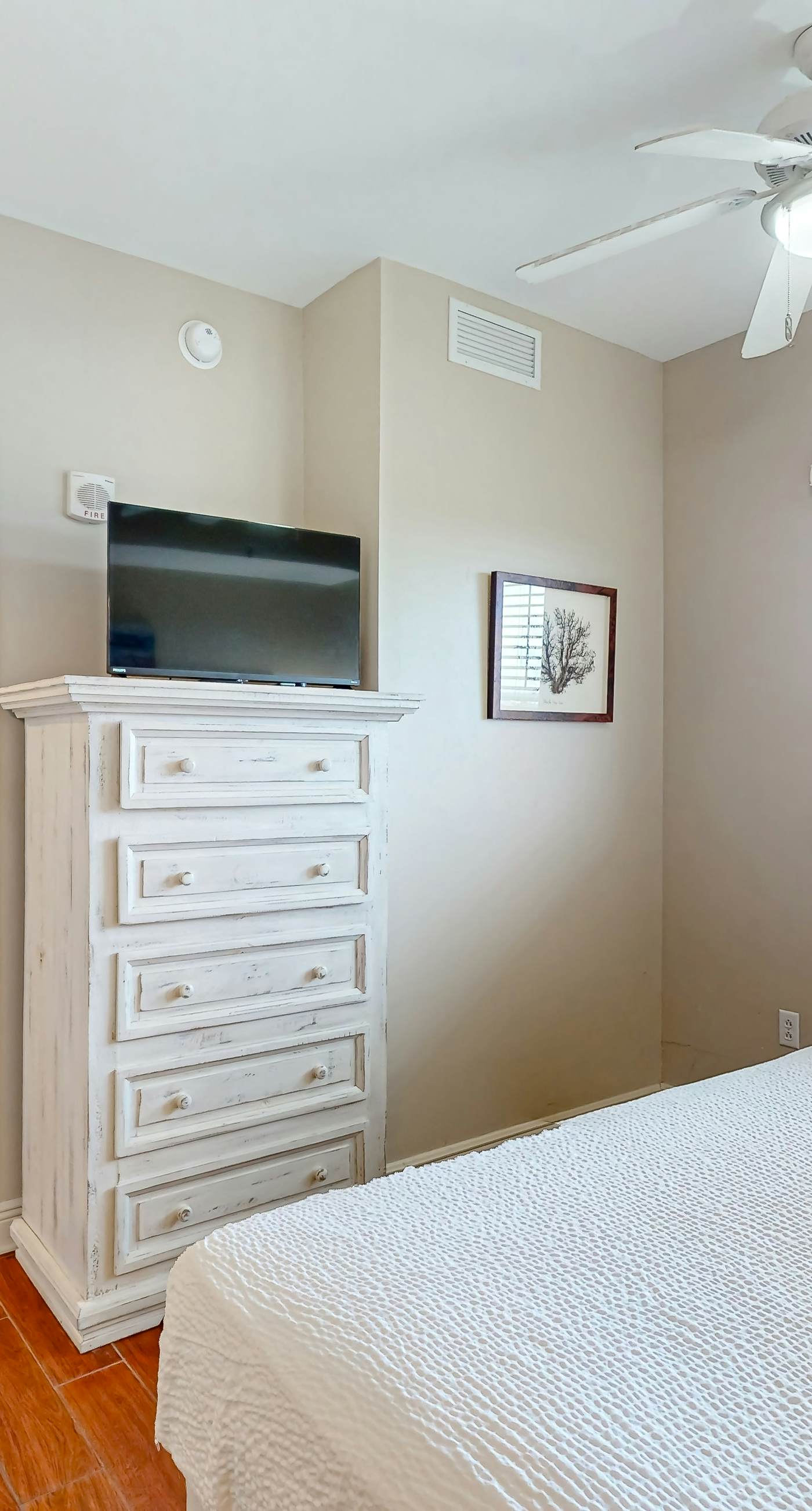 Gulf-front condo right on the beach with balcony, pool & hot tub