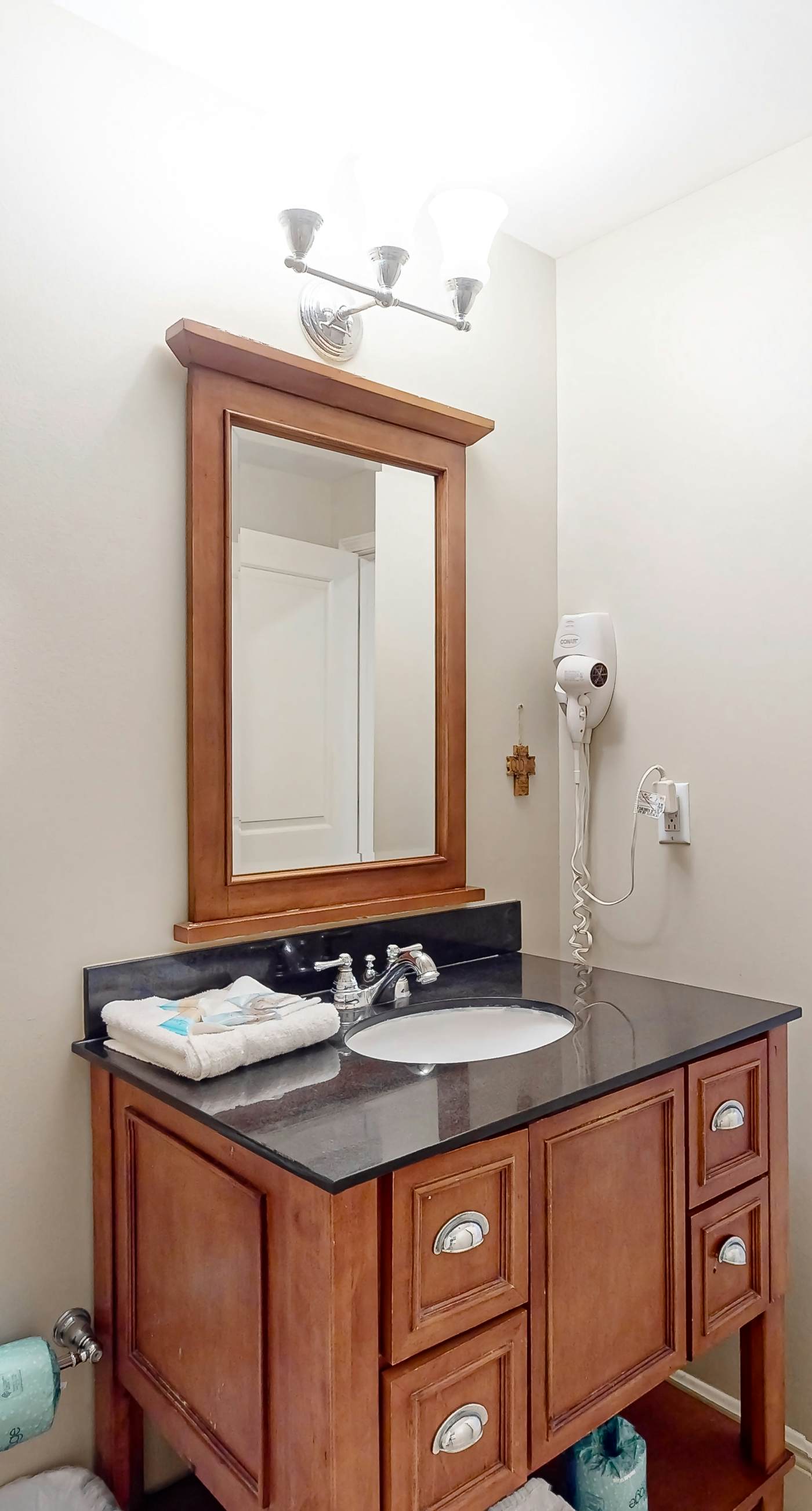 Gulf-front condo right on the beach with balcony, pool & hot tub