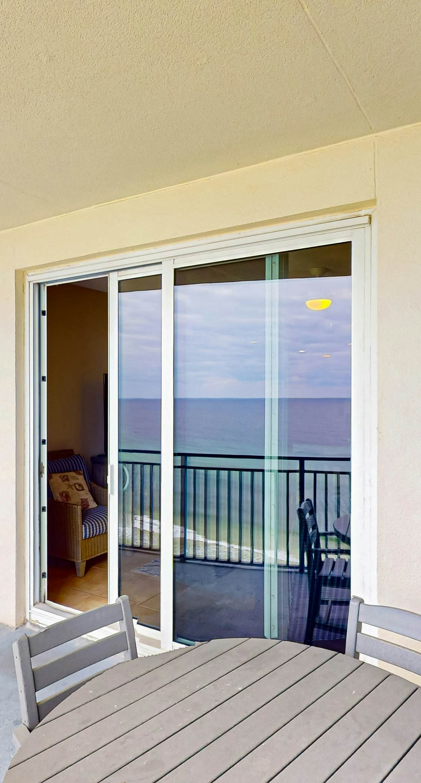 Gulf-front condo right on the beach with balcony, pool & hot tub