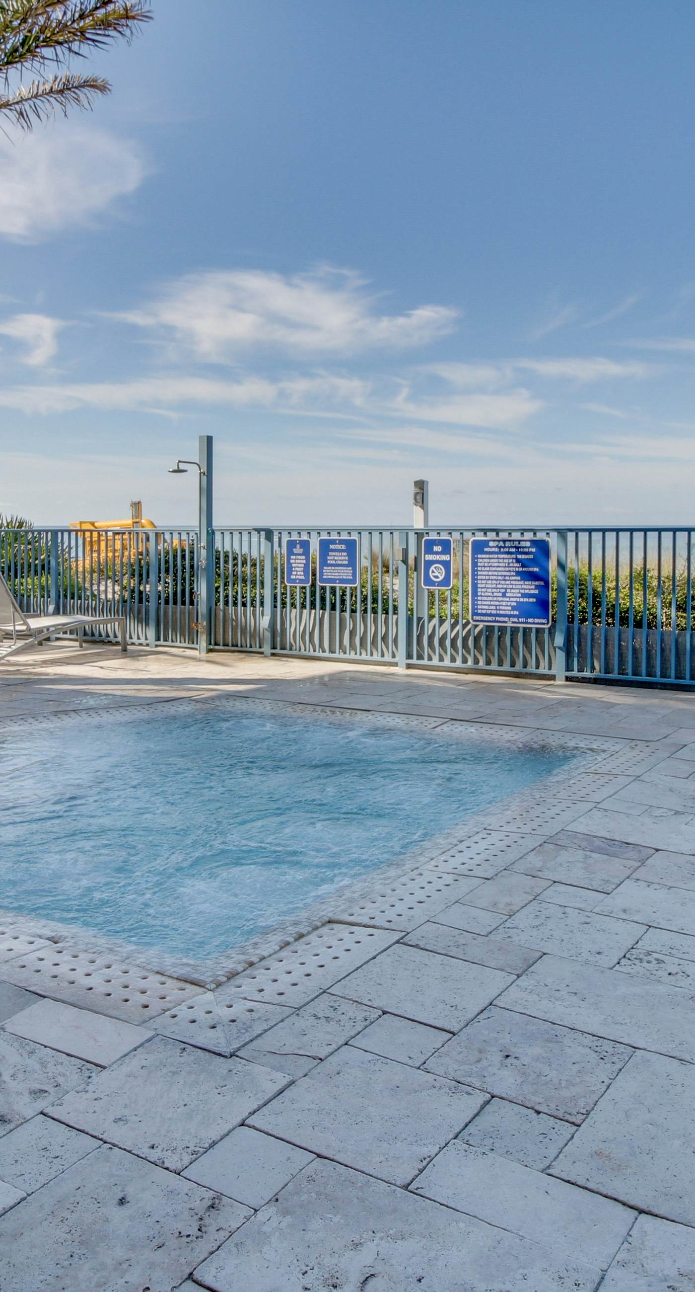 Gulf-front condo right on the beach with balcony, pool & hot tub