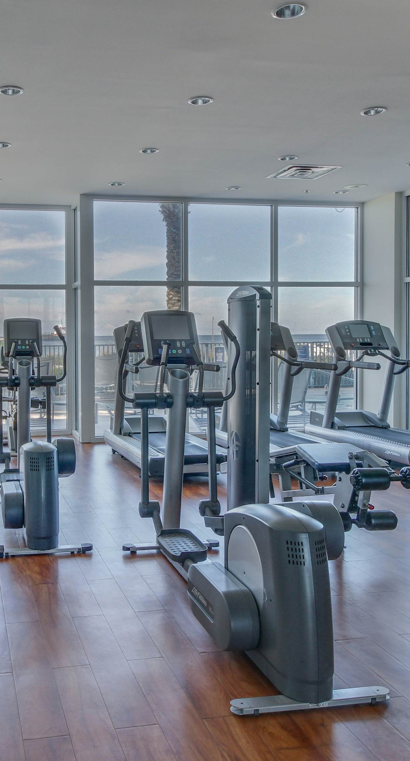 Gulf-front condo right on the beach with balcony, pool & hot tub