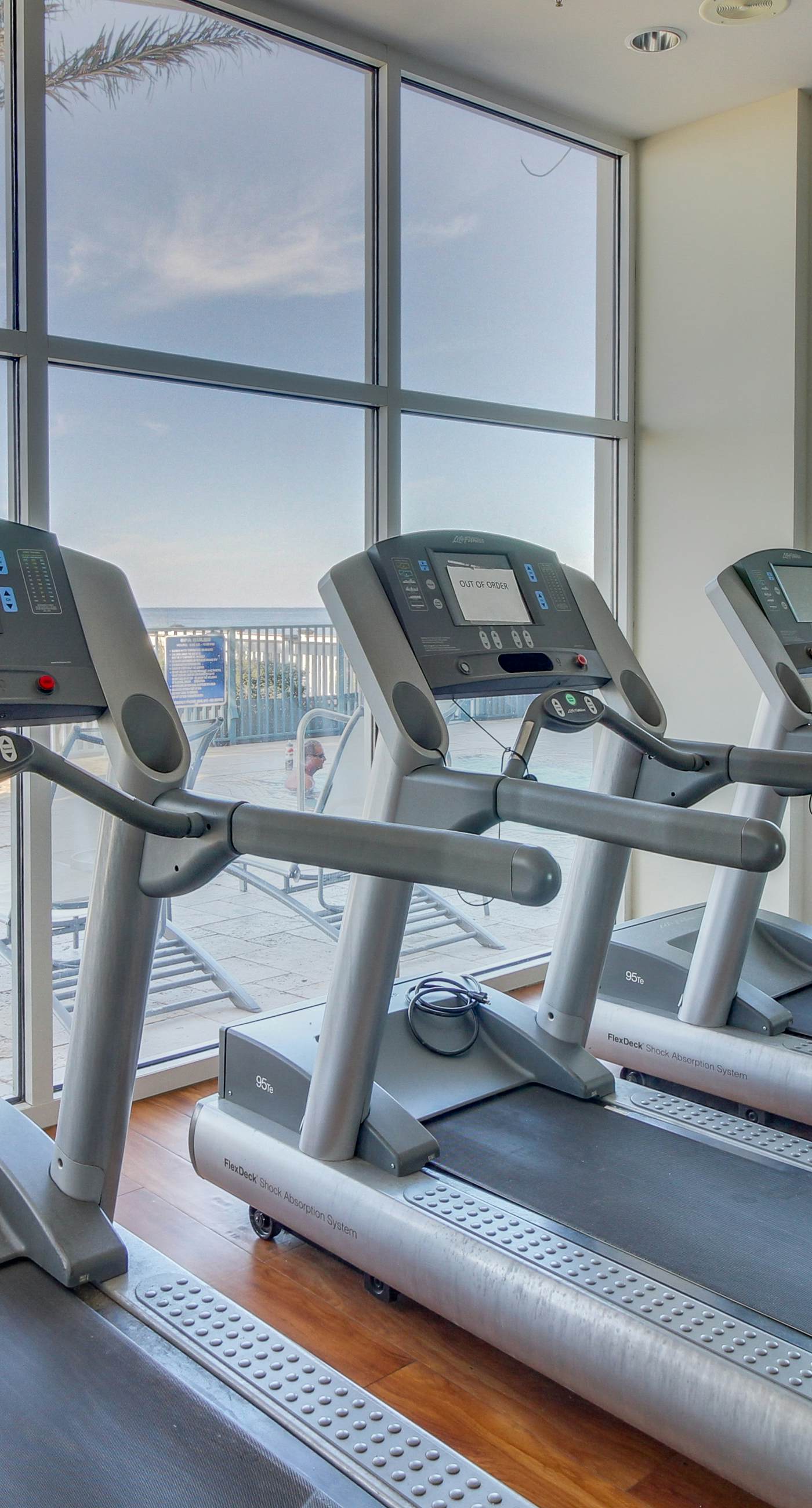 Gulf-front condo right on the beach with balcony, pool & hot tub