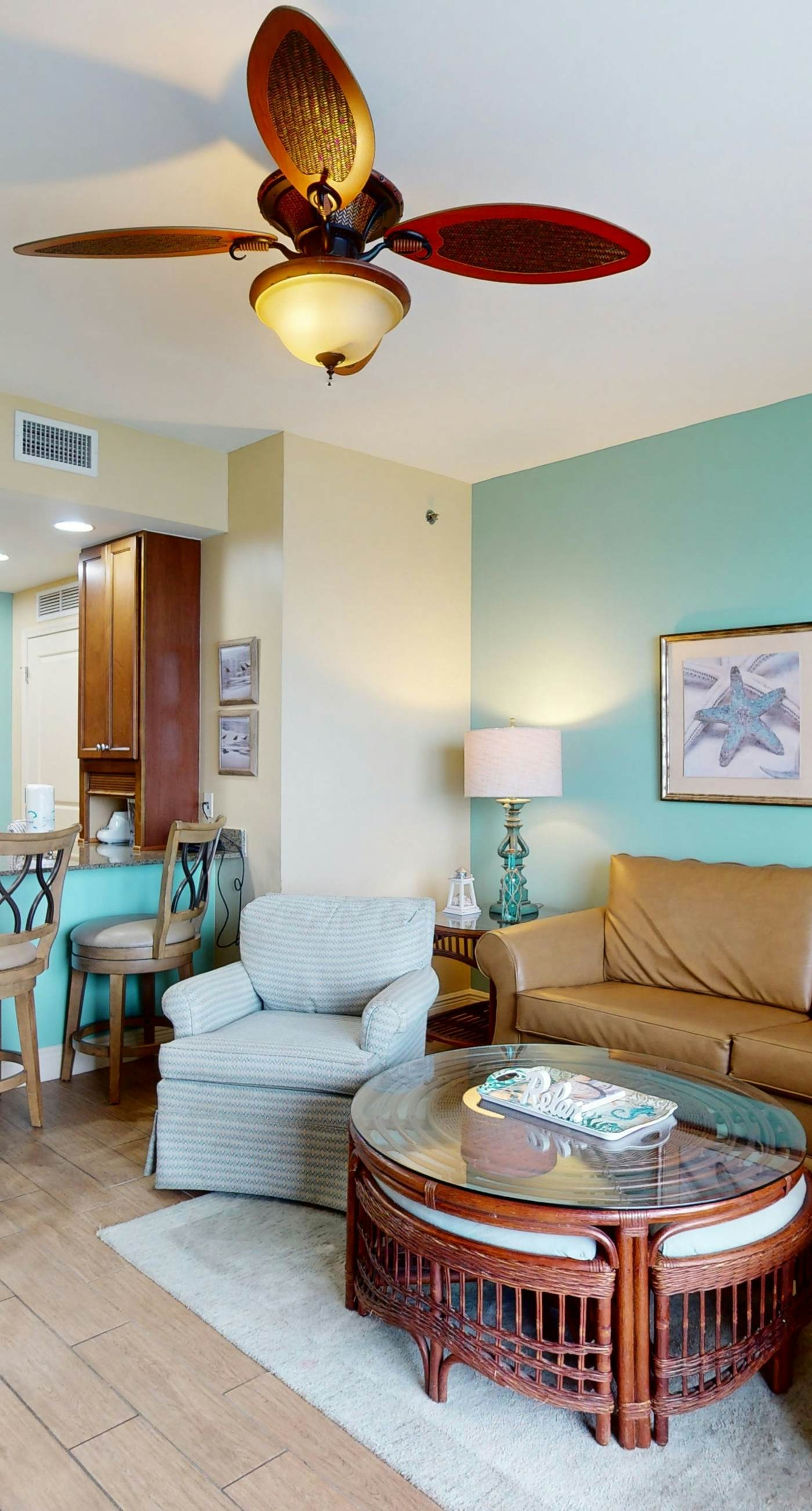 Gulf-front condo with balcony, seasonal beach service, pool & hot tub