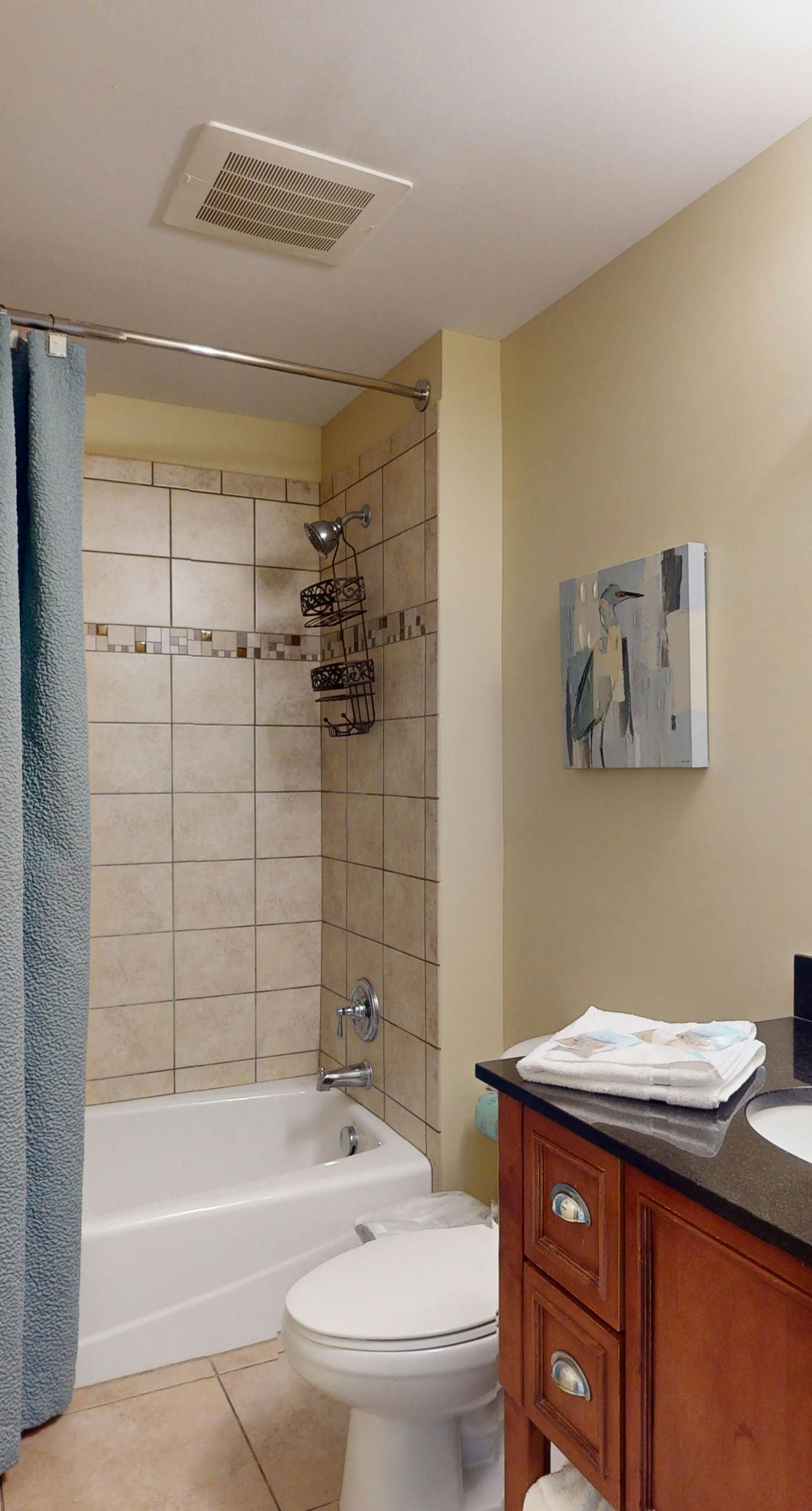 Gulf-front condo with balcony, seasonal beach service, pool & hot tub