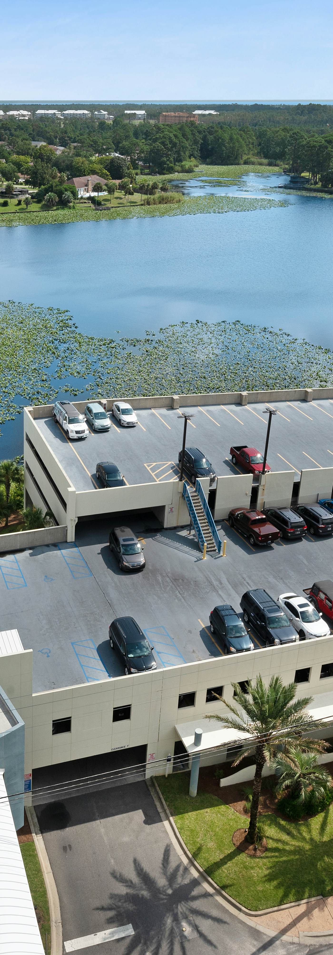 Gulf-front condo with balcony, seasonal beach service, pool & hot tub