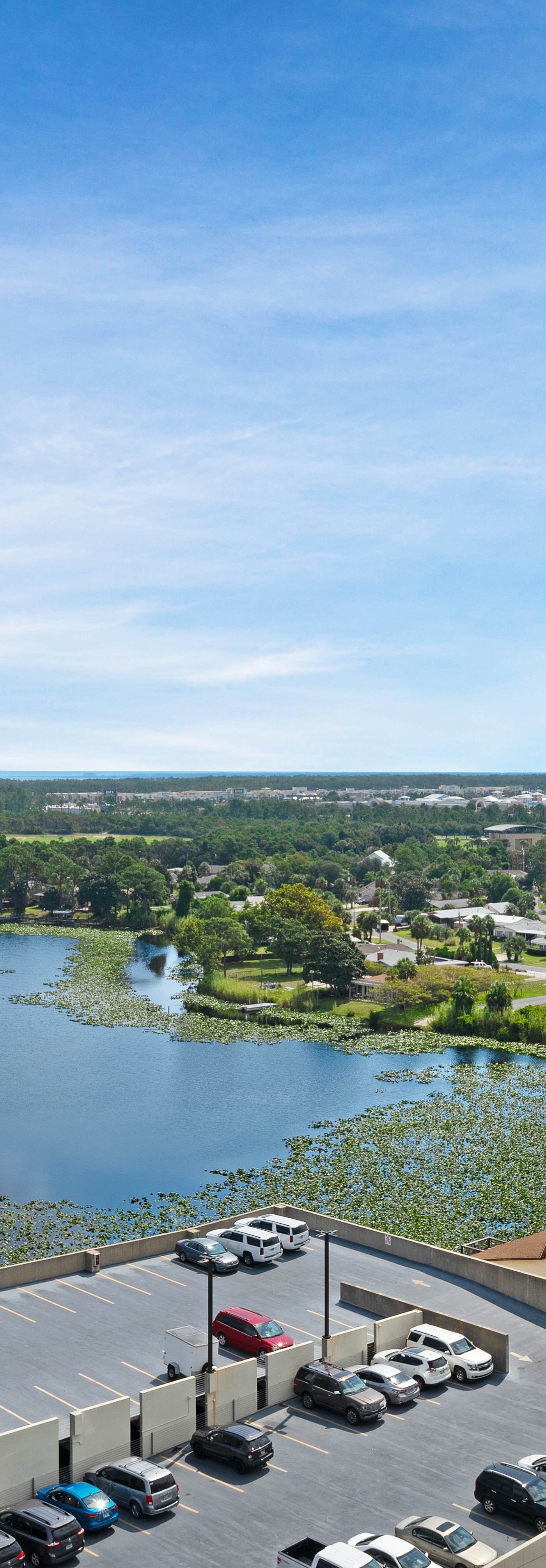 Gulf-front condo with balcony, seasonal beach service, pool & hot tub