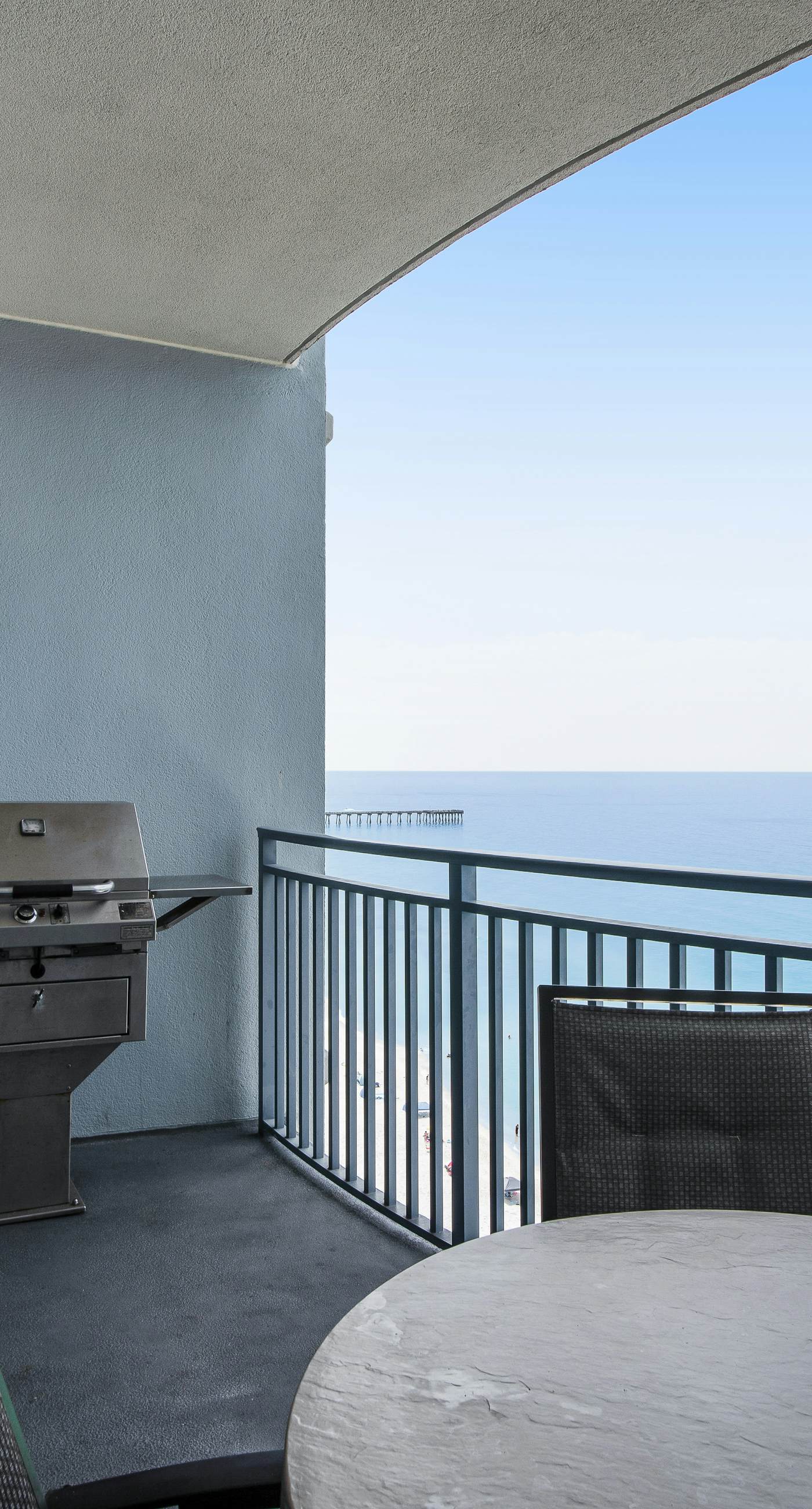 Lovely condo with stunning views, easy beach access, pool & hot tub