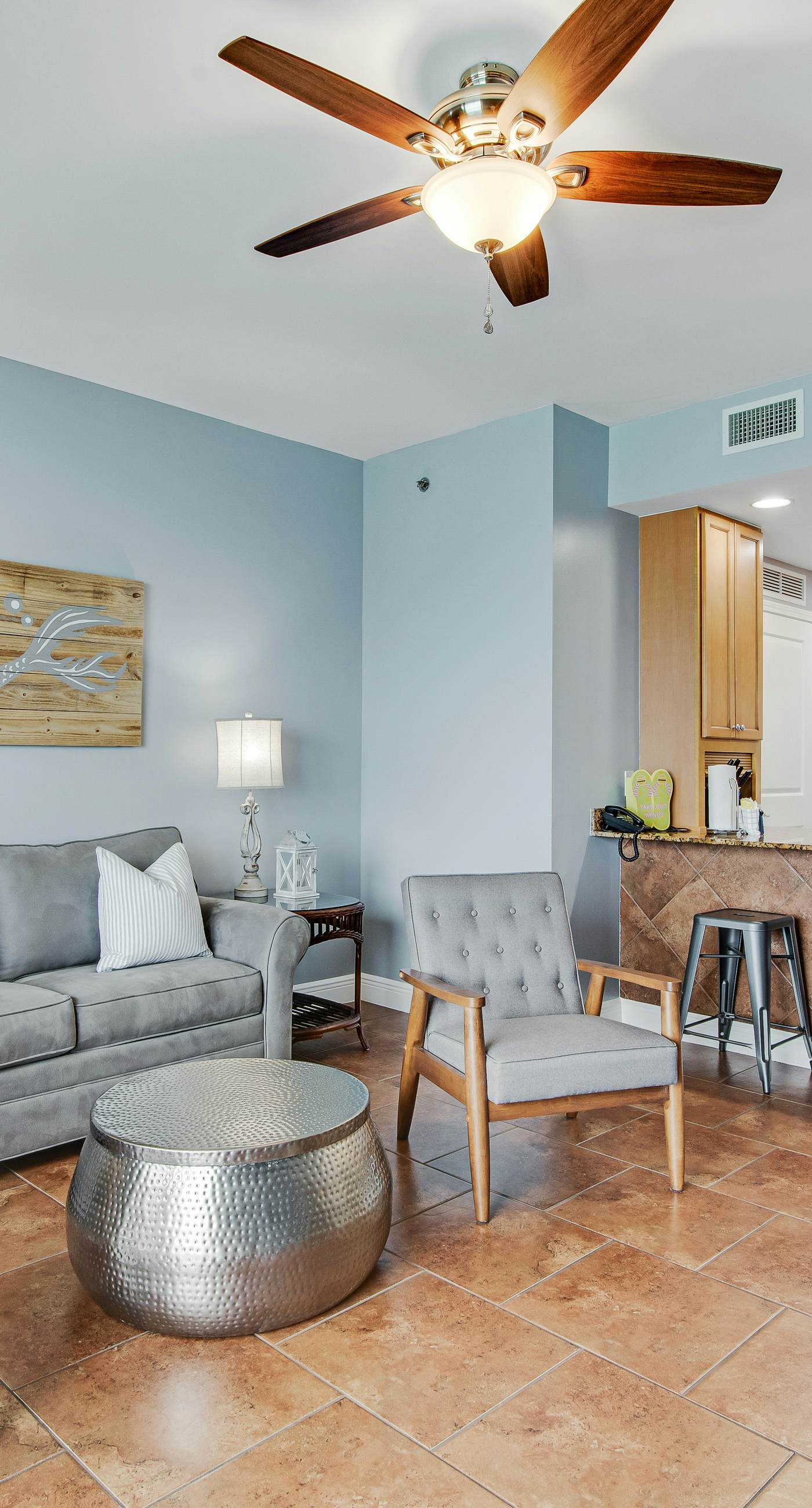 Lovely condo with stunning views, easy beach access, pool & hot tub