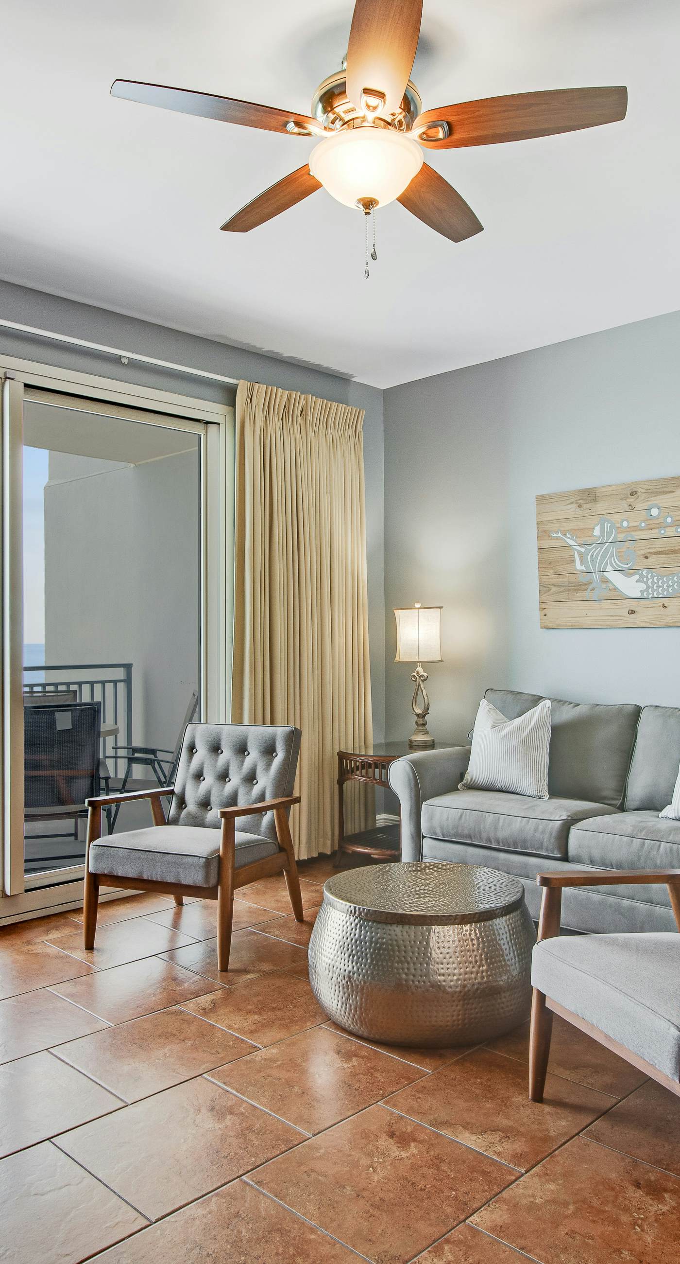 Lovely condo with stunning views, easy beach access, pool & hot tub