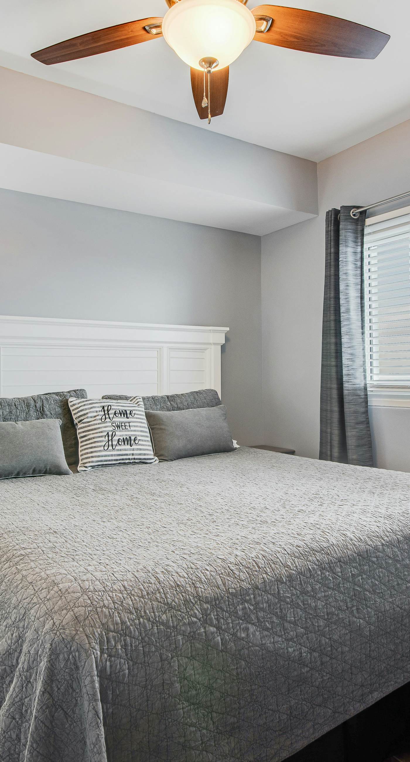 Lovely condo with stunning views, easy beach access, pool & hot tub