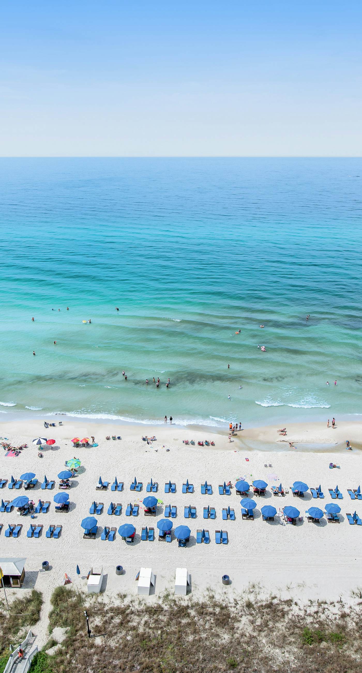 Lovely condo with stunning views, easy beach access, pool & hot tub