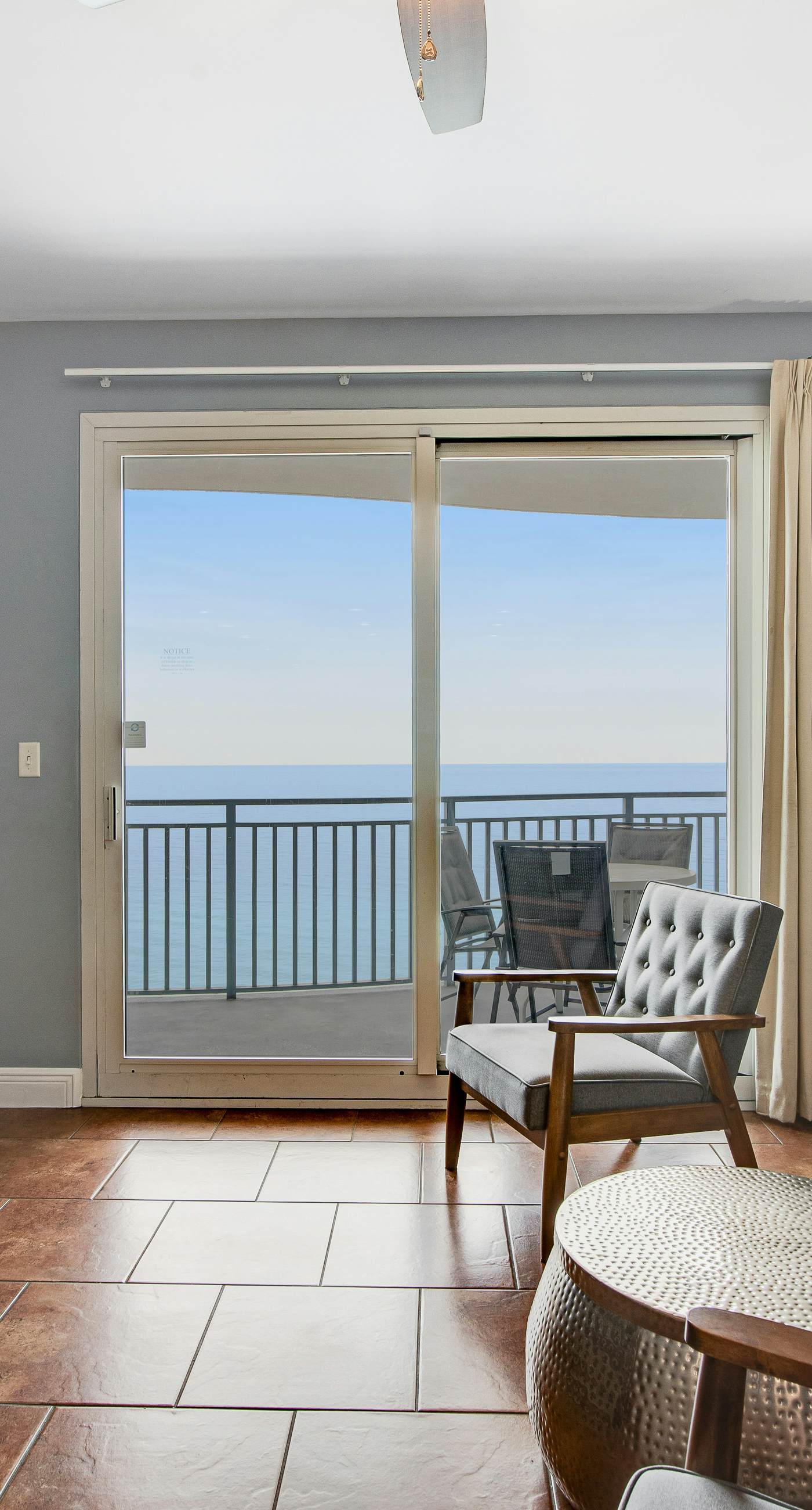Lovely condo with stunning views, easy beach access, pool & hot tub