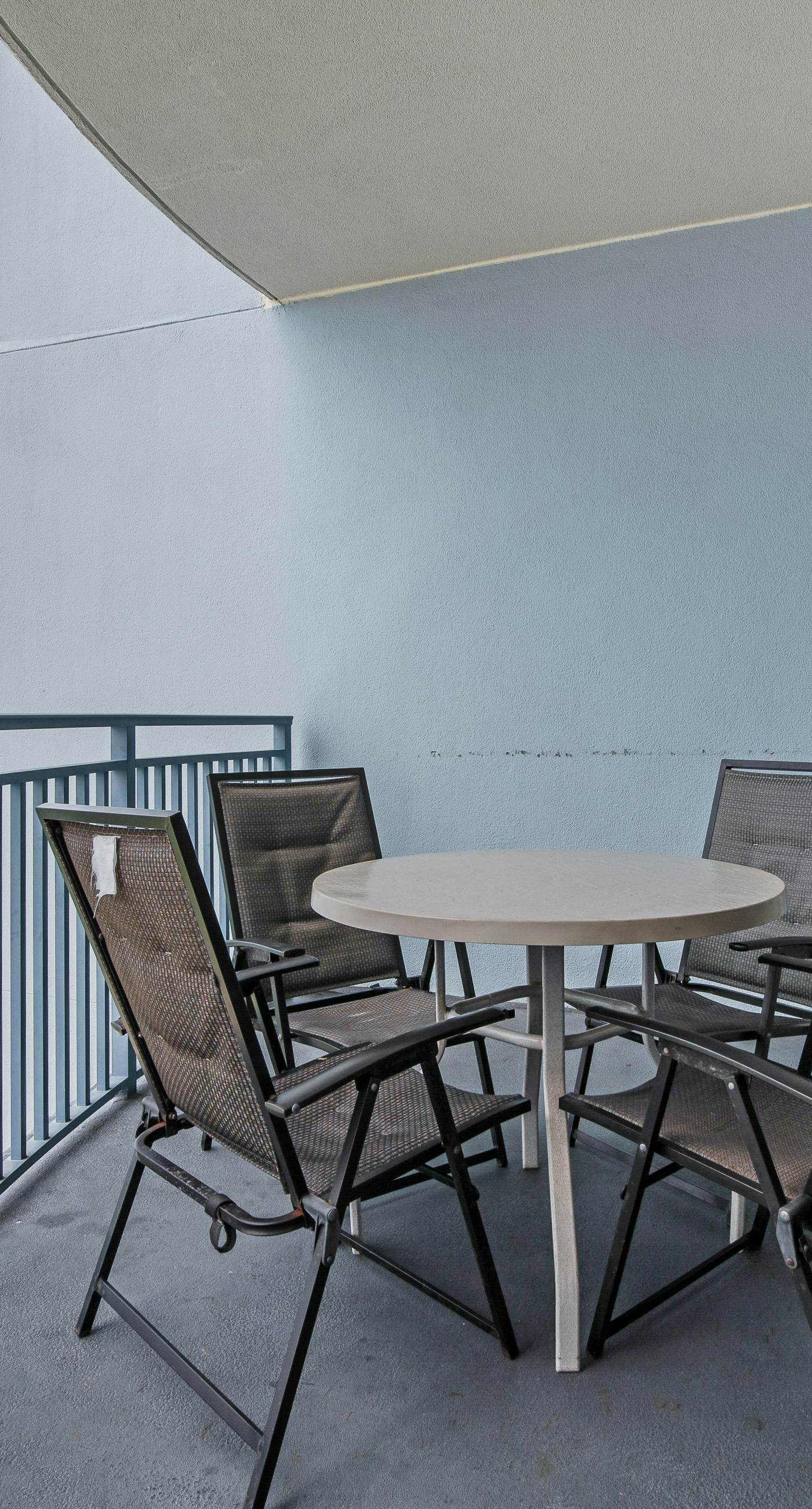 Lovely condo with stunning views, easy beach access, pool & hot tub