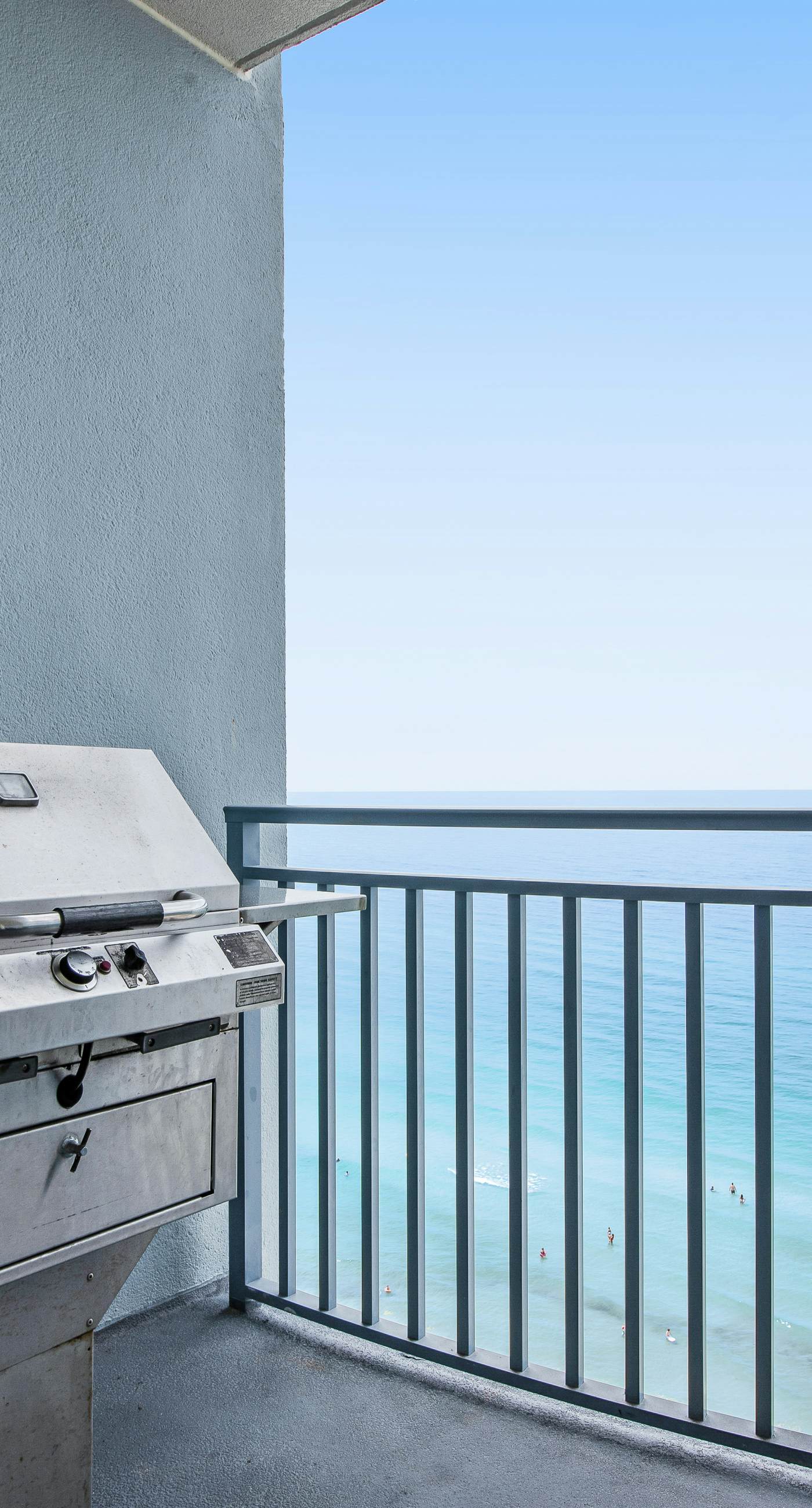 Lovely condo with stunning views, easy beach access, pool & hot tub