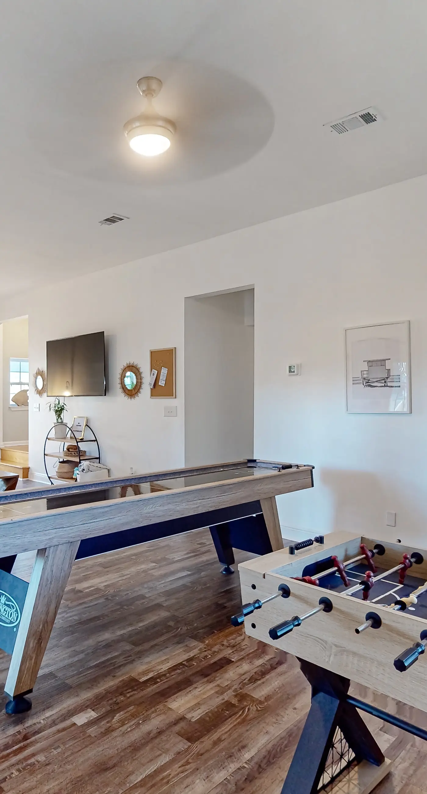 Gorgeous coastal  dog-friendly home with plenty of space and close to everything