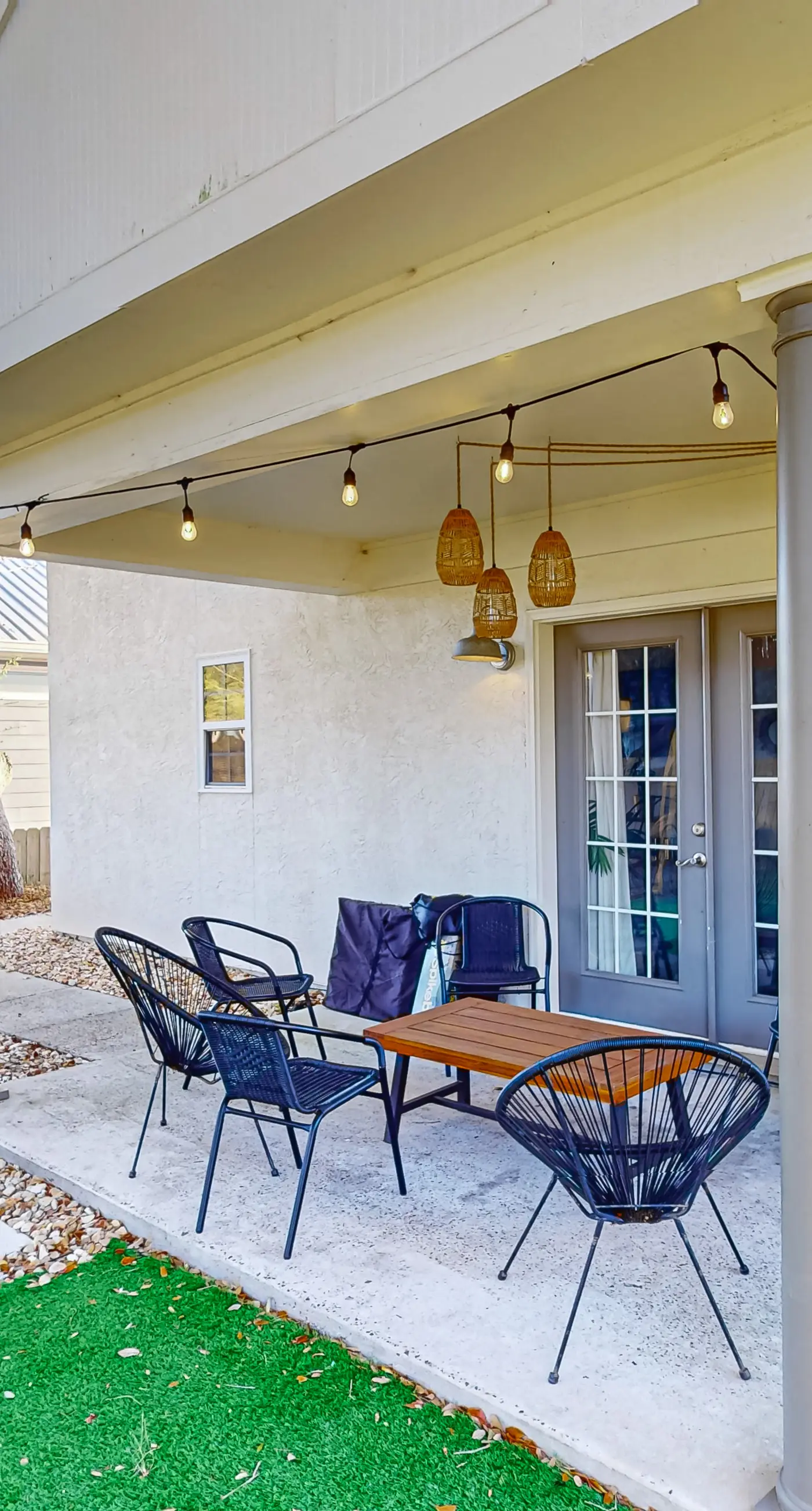 Gorgeous coastal  dog-friendly home with plenty of space and close to everything