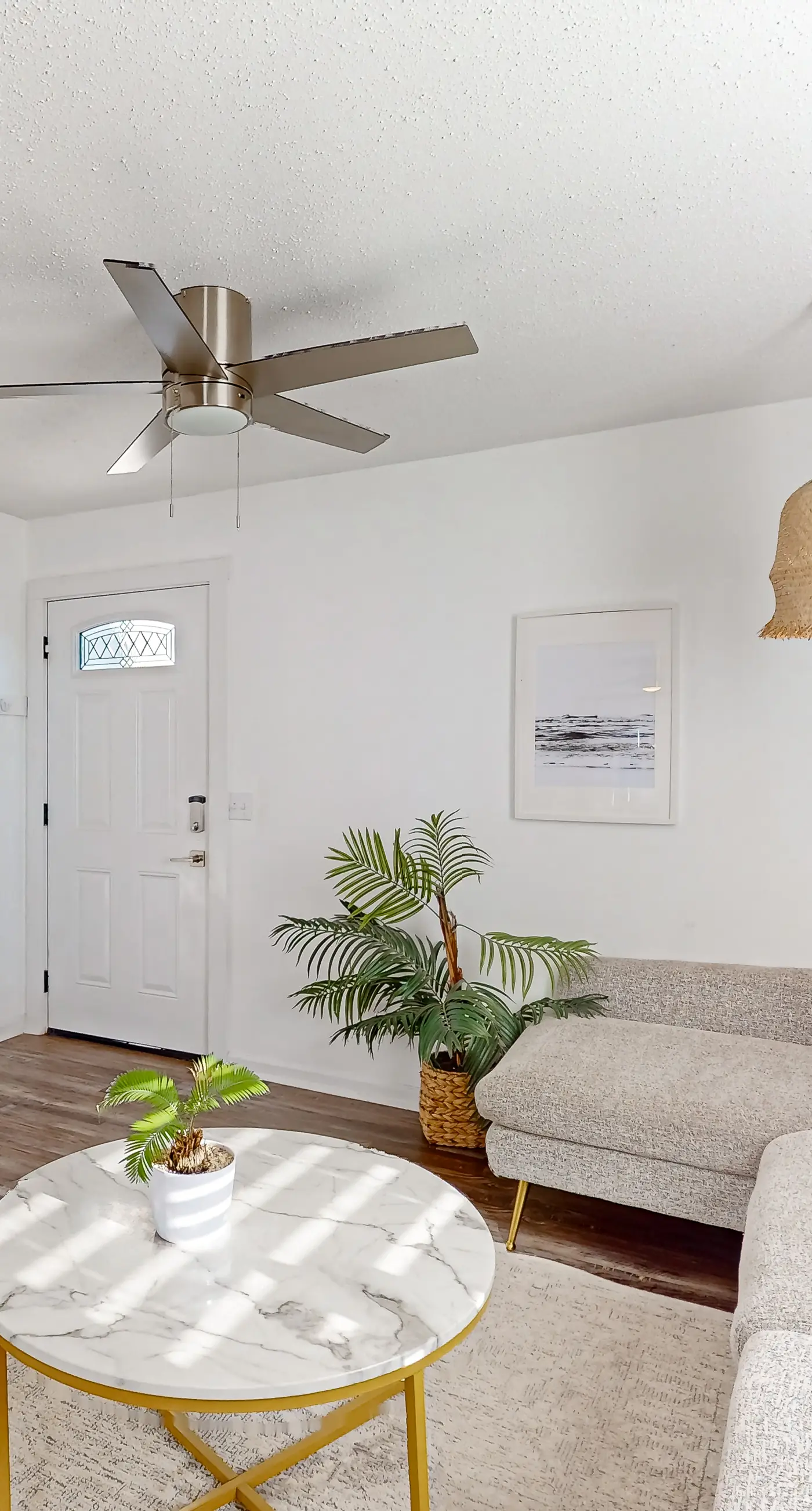 Gorgeous coastal  dog-friendly home with plenty of space and close to everything