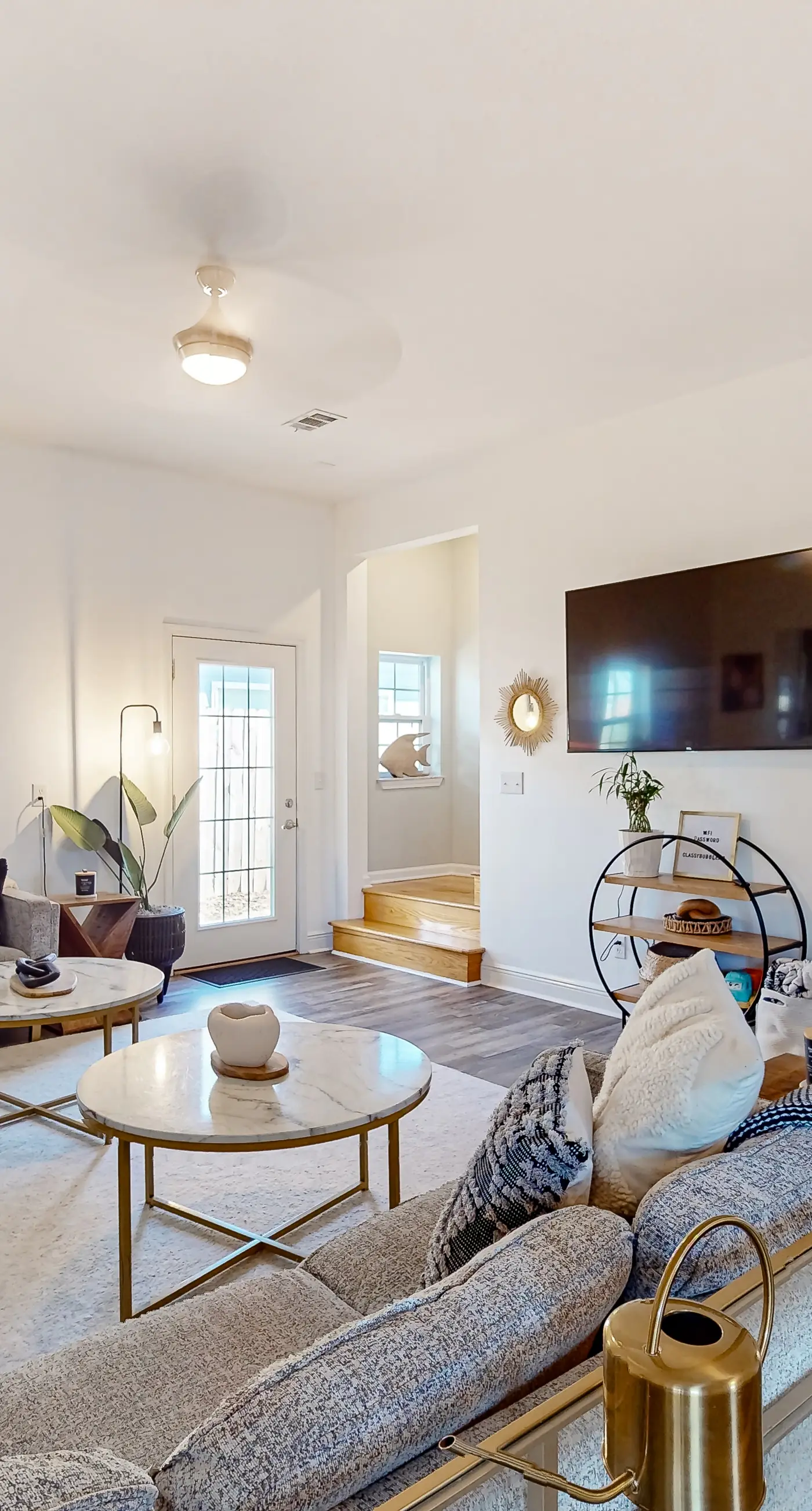 Gorgeous coastal  dog-friendly home with plenty of space and close to everything