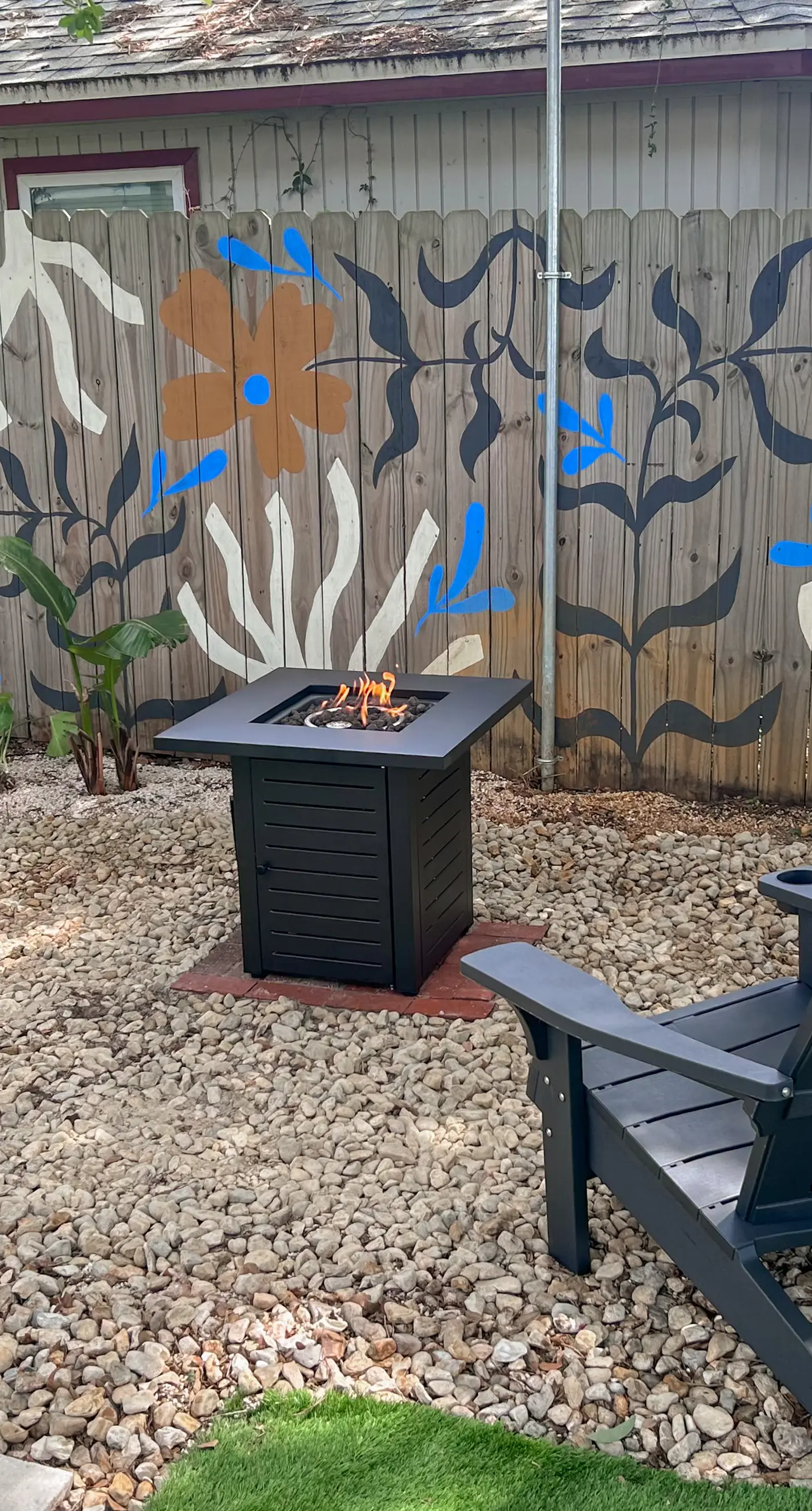 Gorgeous coastal  dog-friendly home with plenty of space and close to everything