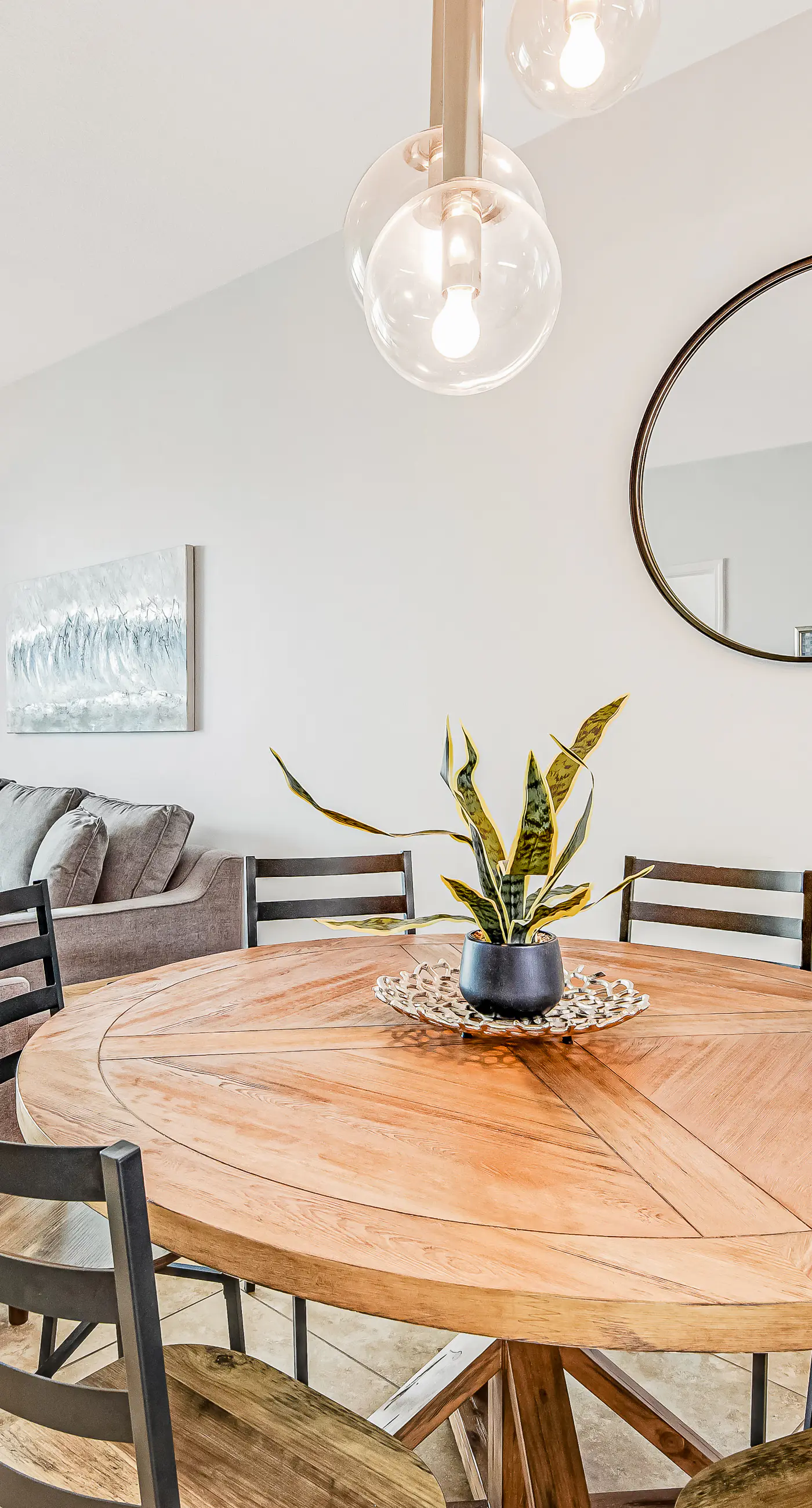 Renovated oceanfront condo with pools, hot tub & AC