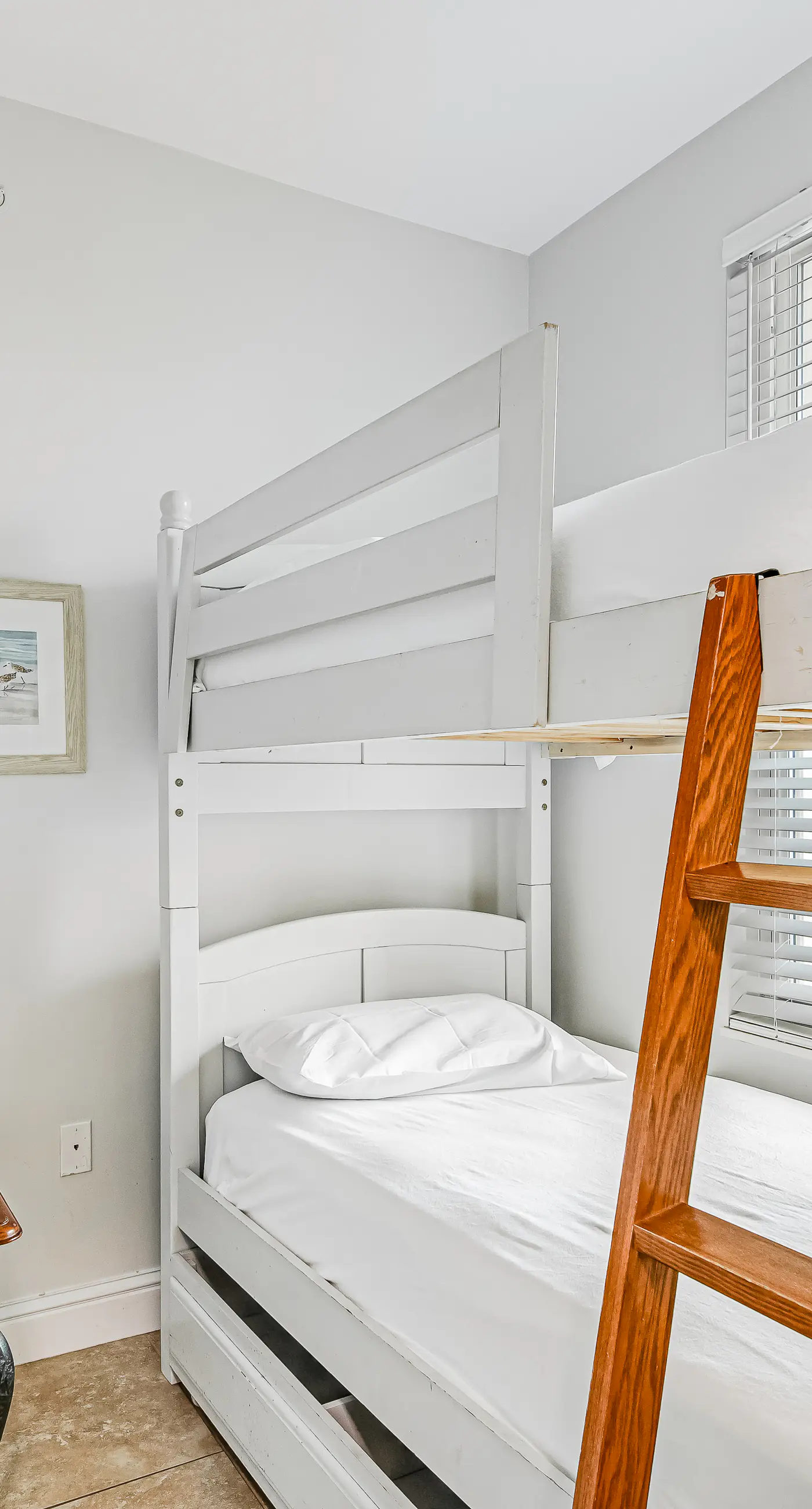 Renovated oceanfront condo with pools, hot tub & AC