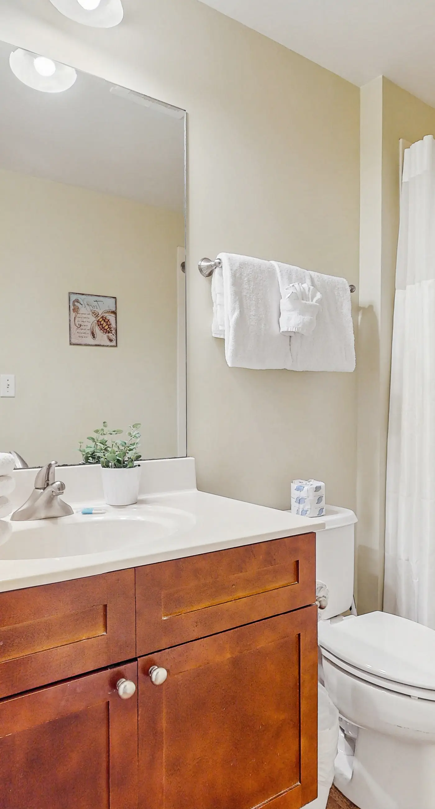 Updated, beachfront condo with pool, hot tub & gym