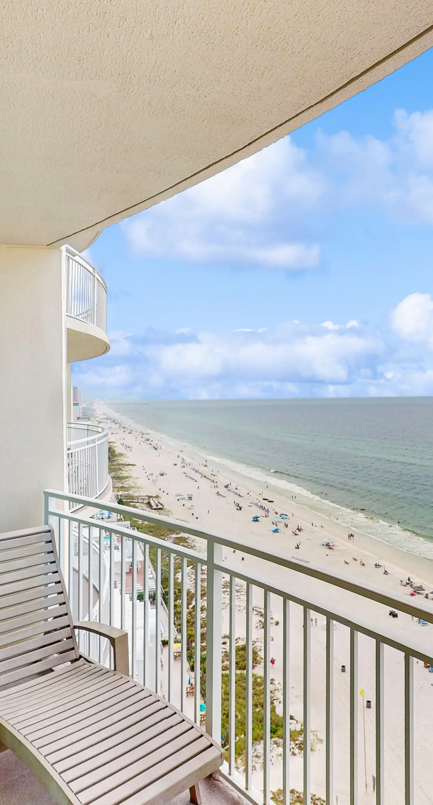 Updated, beachfront condo with pool, hot tub & gym