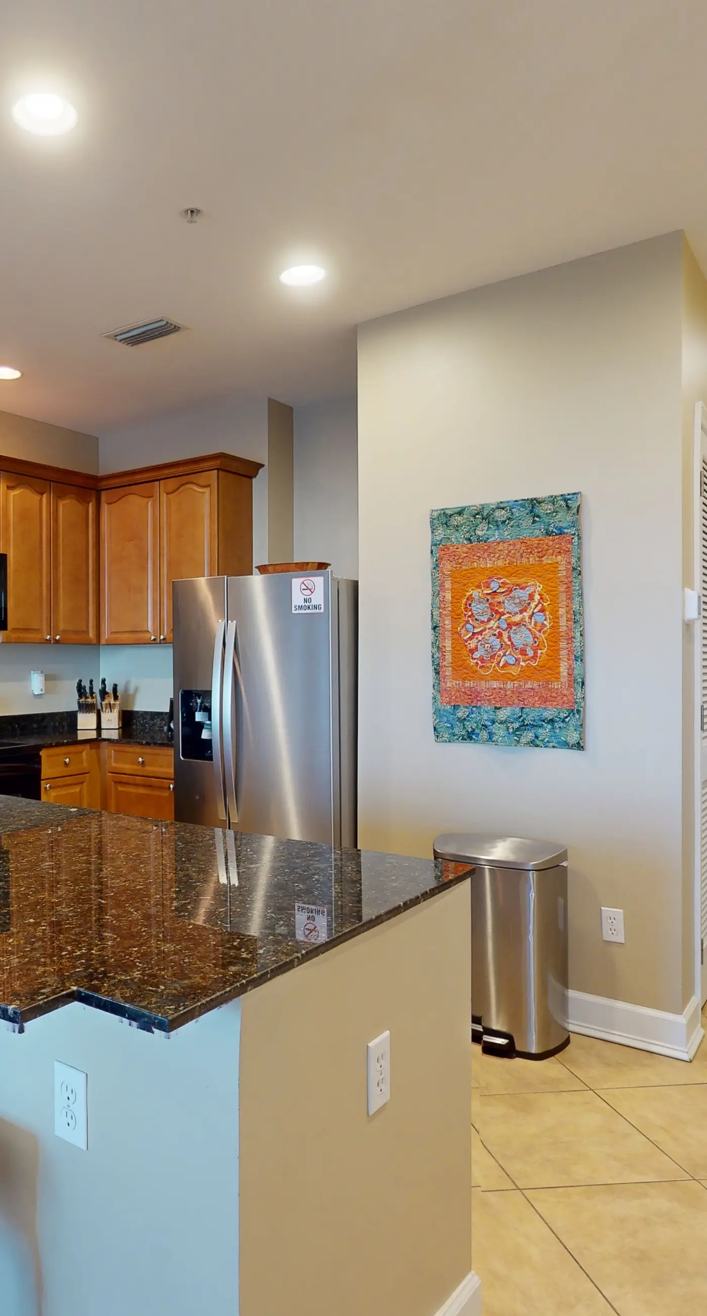 Bayfront condo w/ amazing views, shared hot tub & community pool