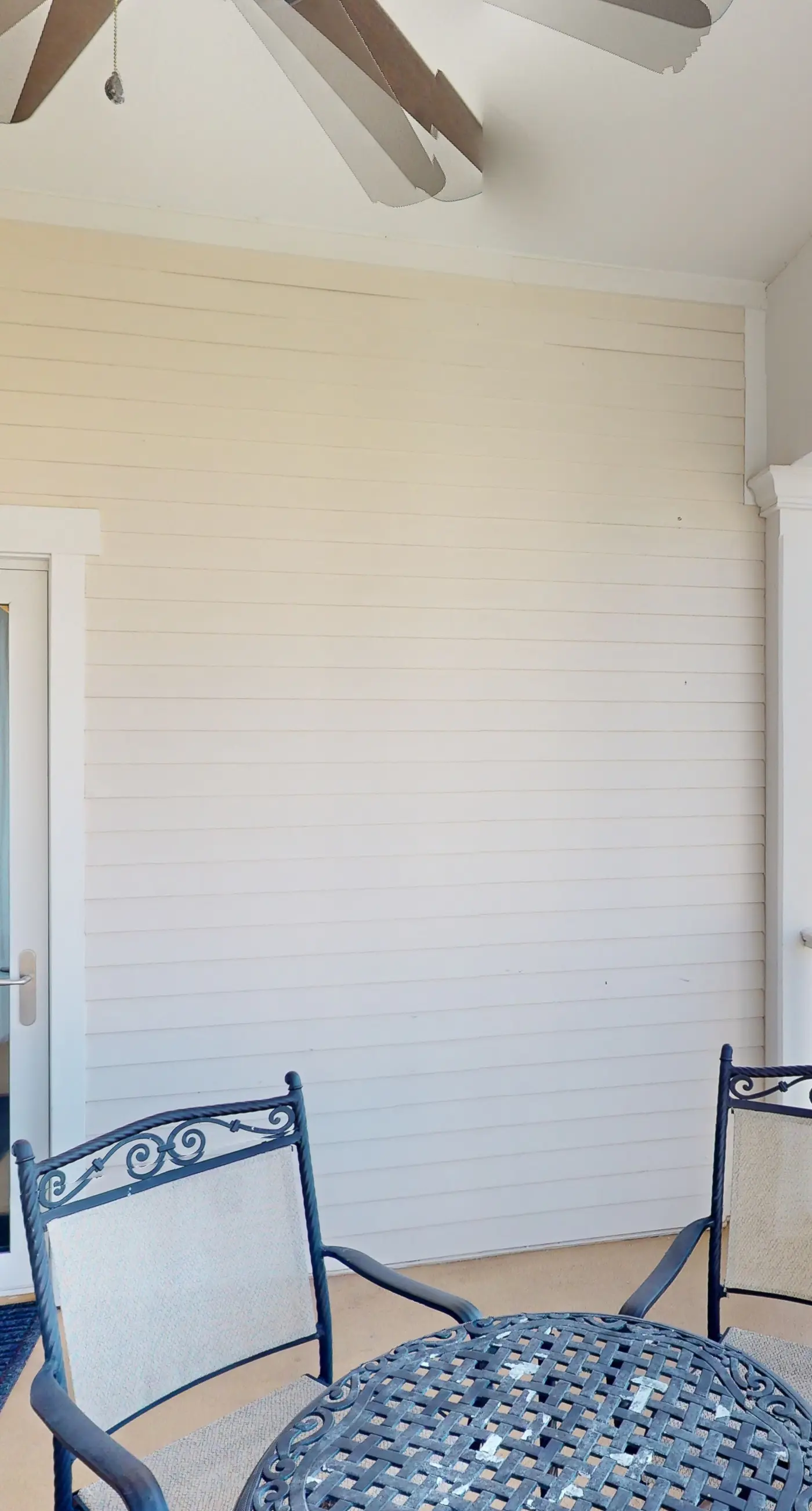 Bayfront condo w/ amazing views, shared hot tub & community pool