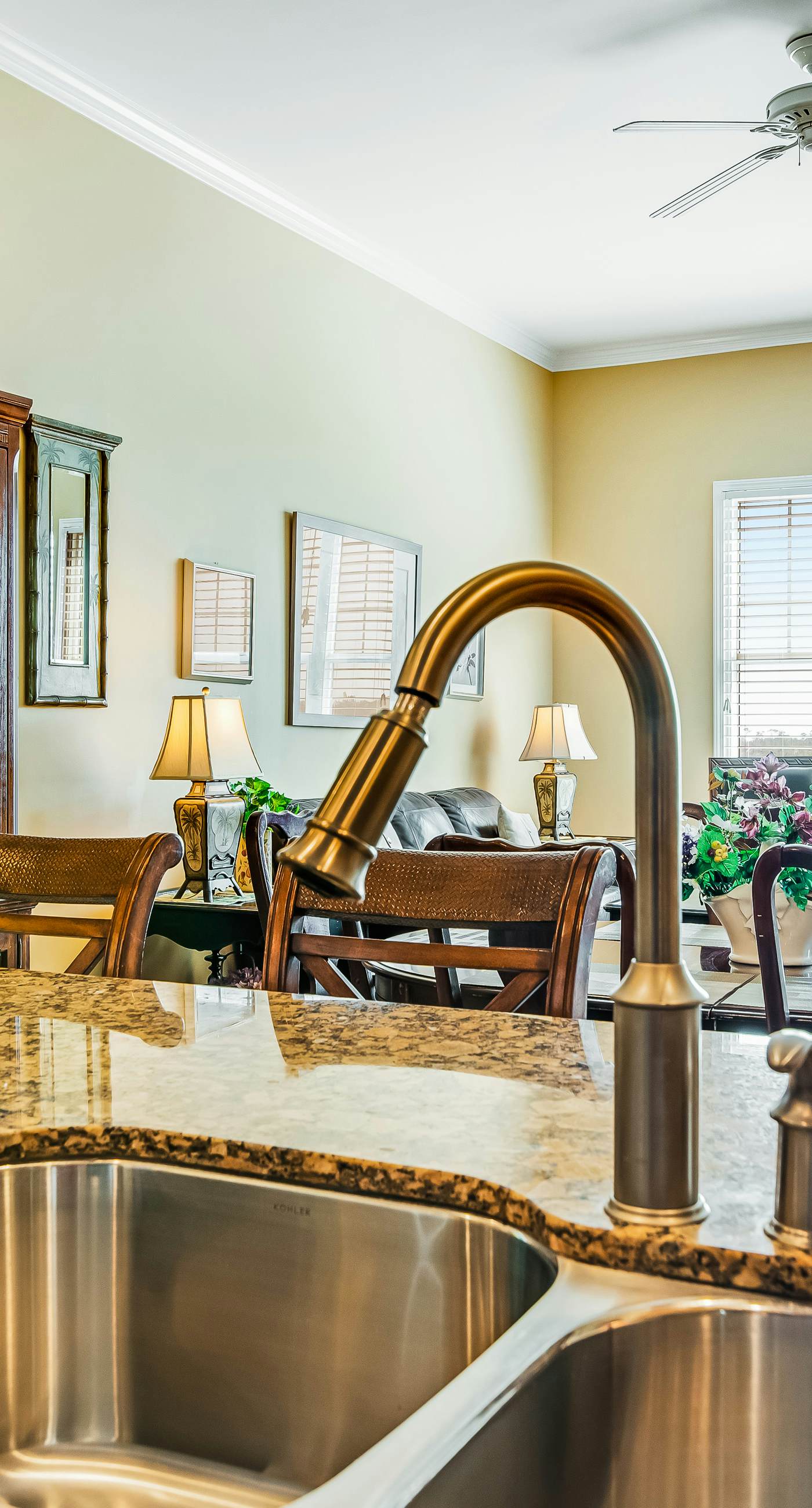 Bay-facing condo w/ majestic view & shared lagoon-style pool/hot tub