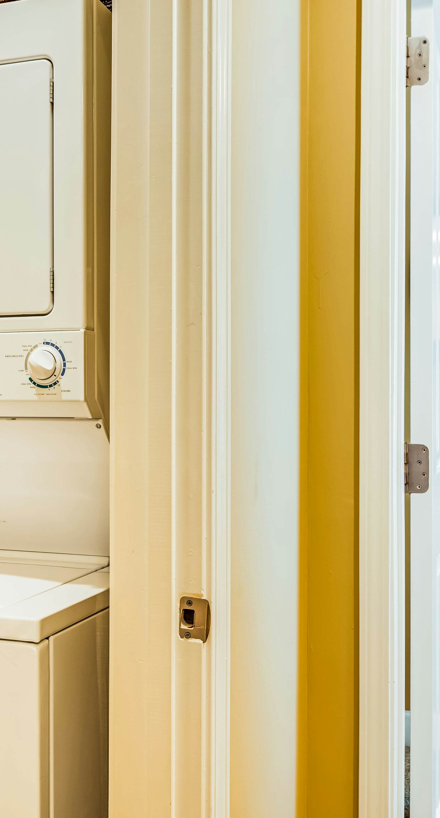 Bay-facing condo w/ majestic view & shared lagoon-style pool/hot tub